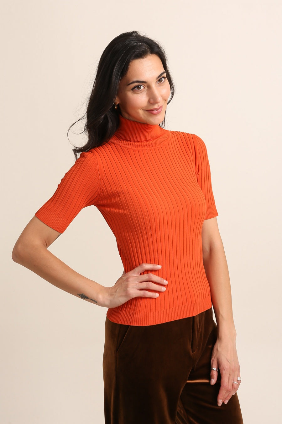 Top col roulé en maille côtelée