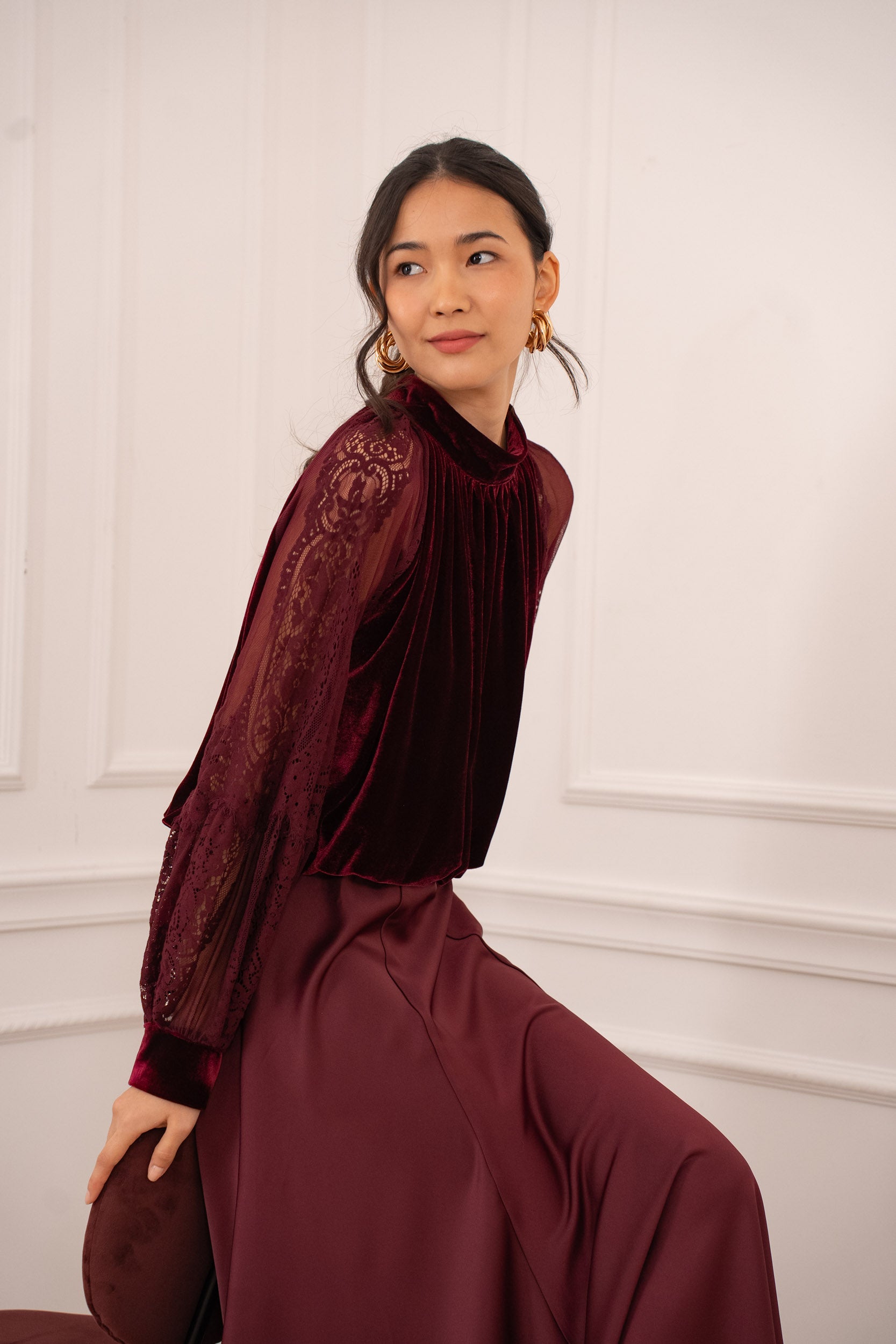 Blouse bimatière velours & manches dentelle