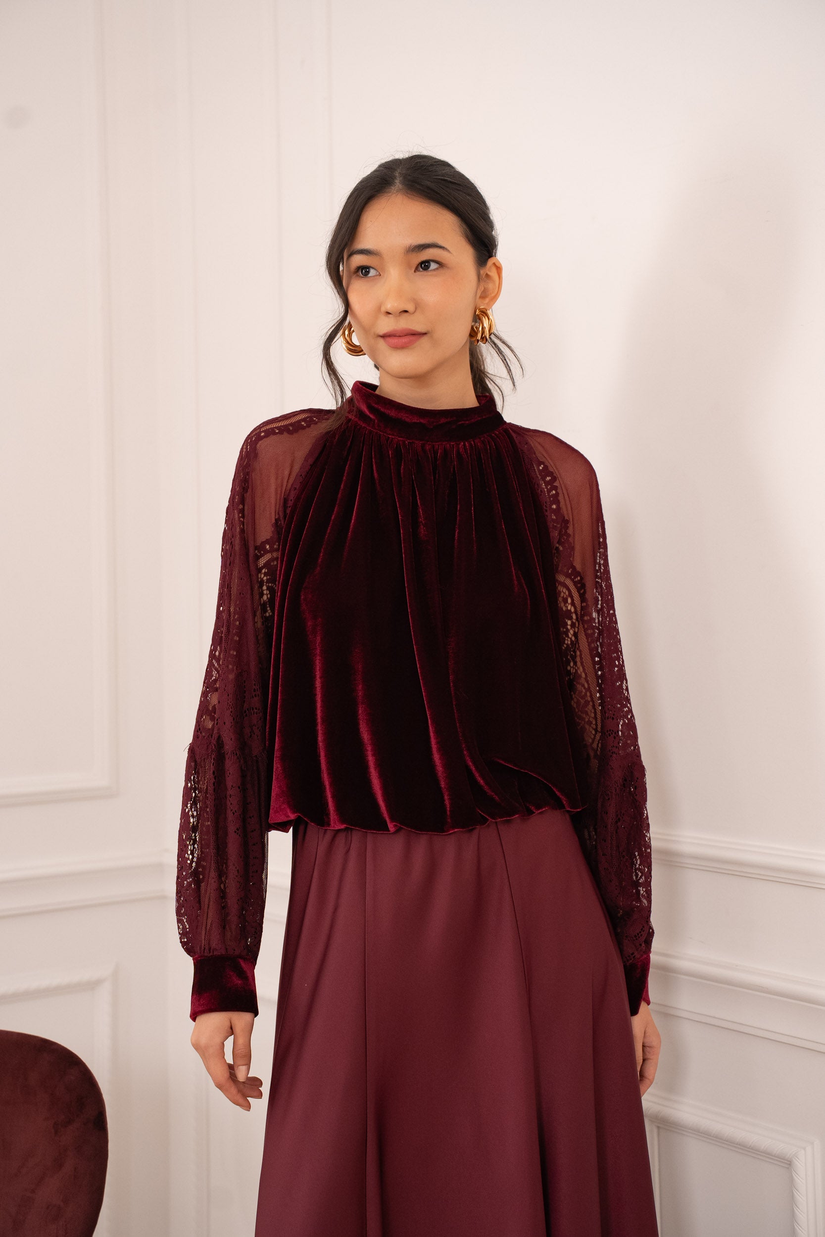 Blouse bimatière velours & manches dentelle