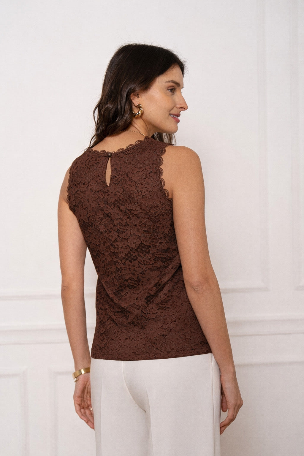 Anaïs sleeveless lace top