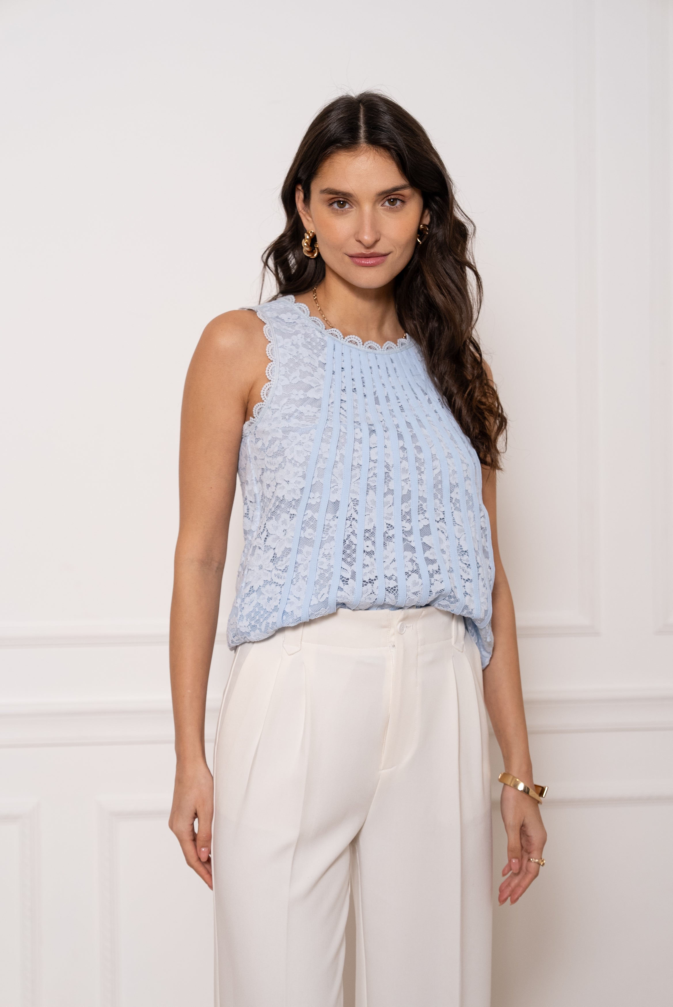 Anaïs sleeveless lace top