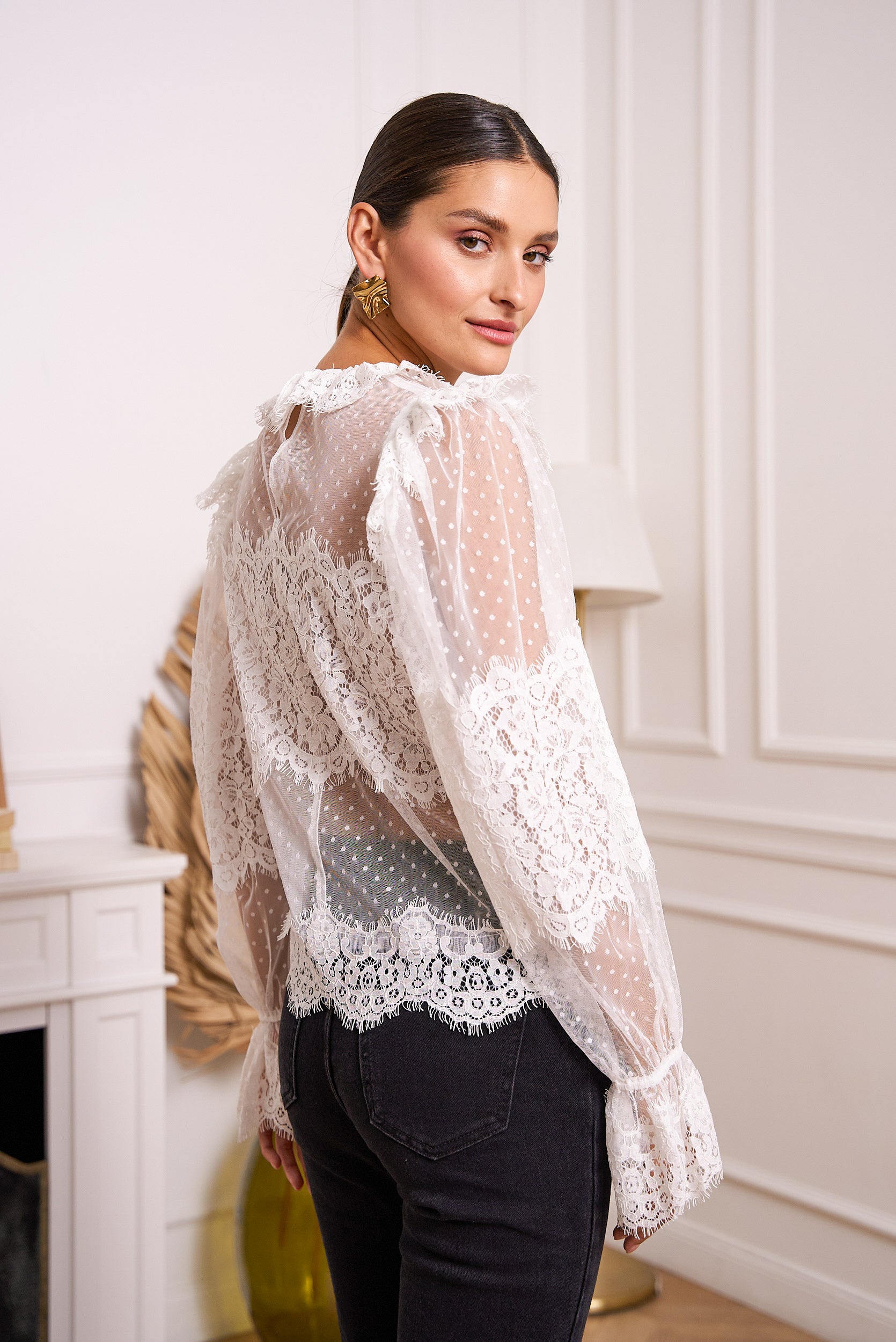 Blouse col claudine en dentelle
