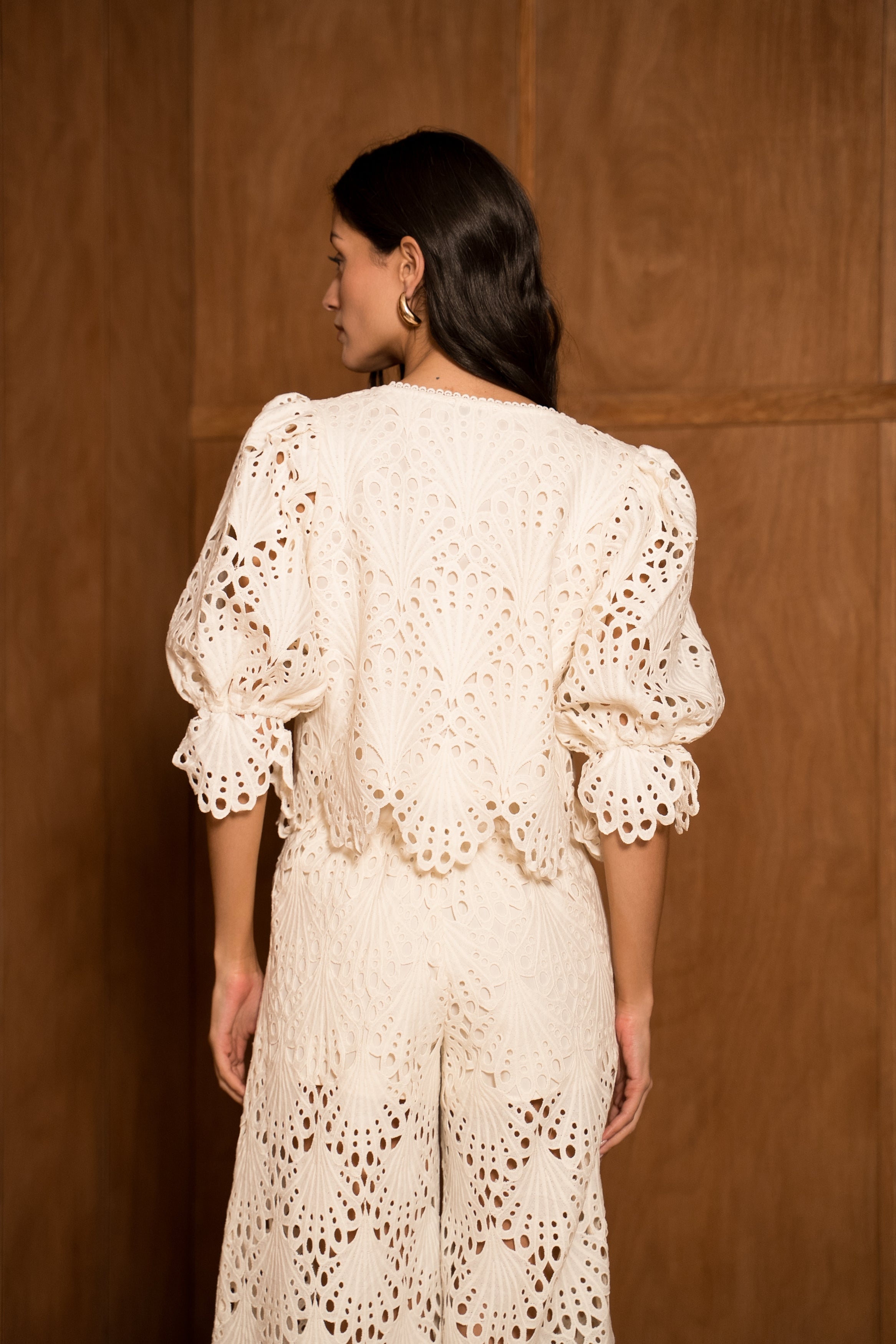 Blouse courte en dentelle guipure Selena