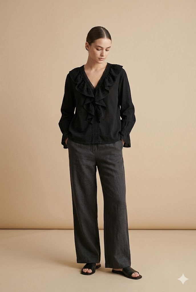 Bi-material velvet blouse & lace sleeves