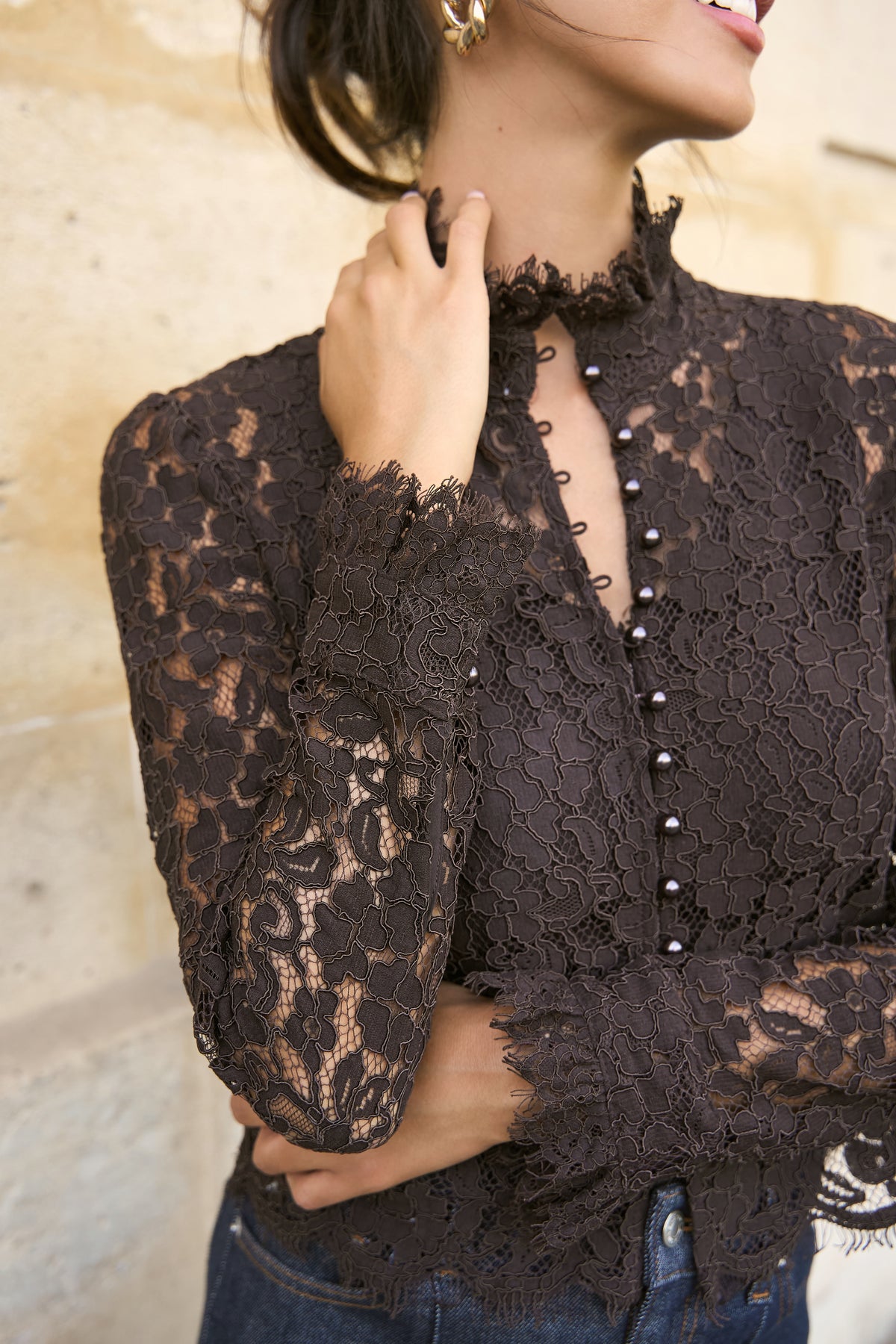 Blouse dentelle boutons bijoux Perla