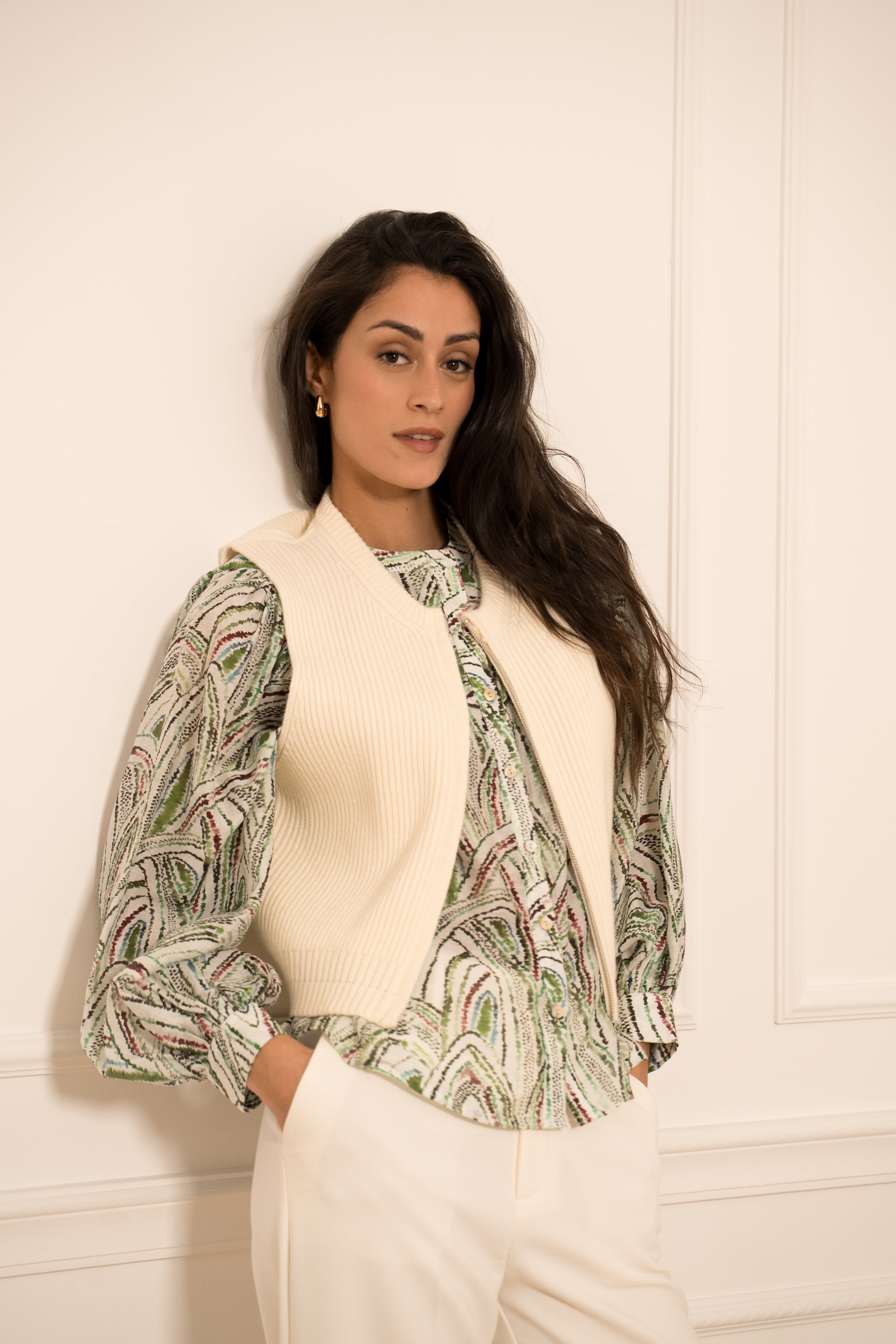 Bi-material velvet blouse & lace sleeves