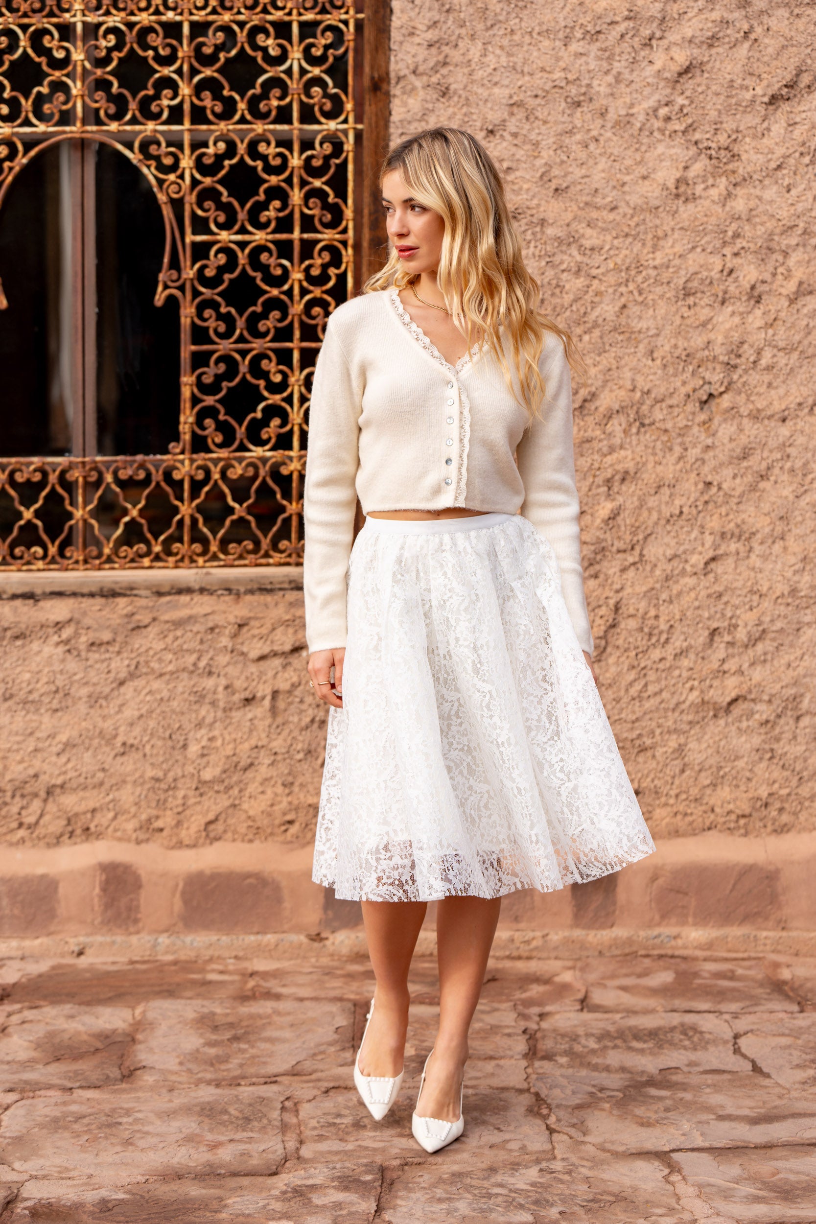 Jupe mi-longue en dentelle Swan