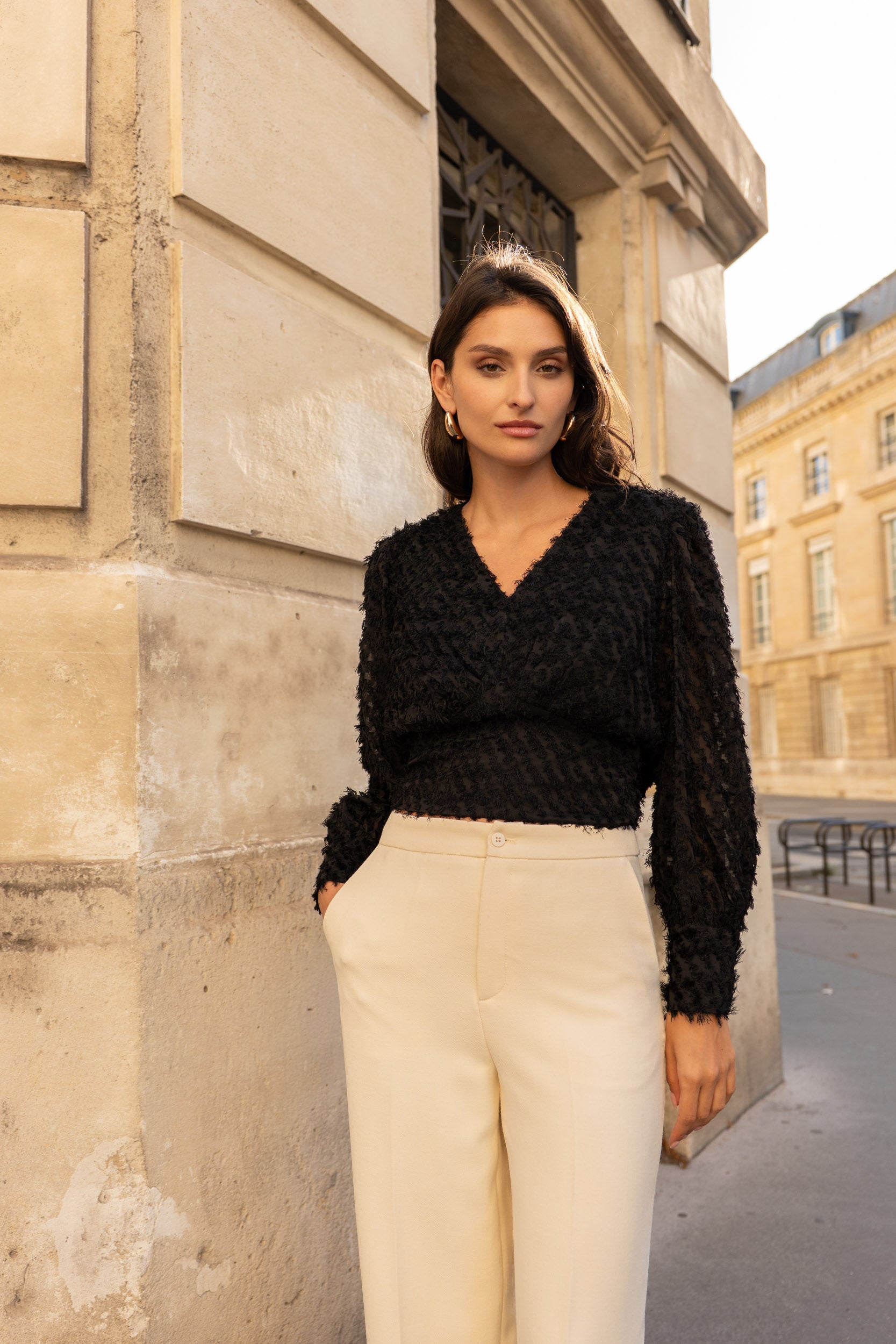 Blouse décolletée Emilie avec noeud dans le dos