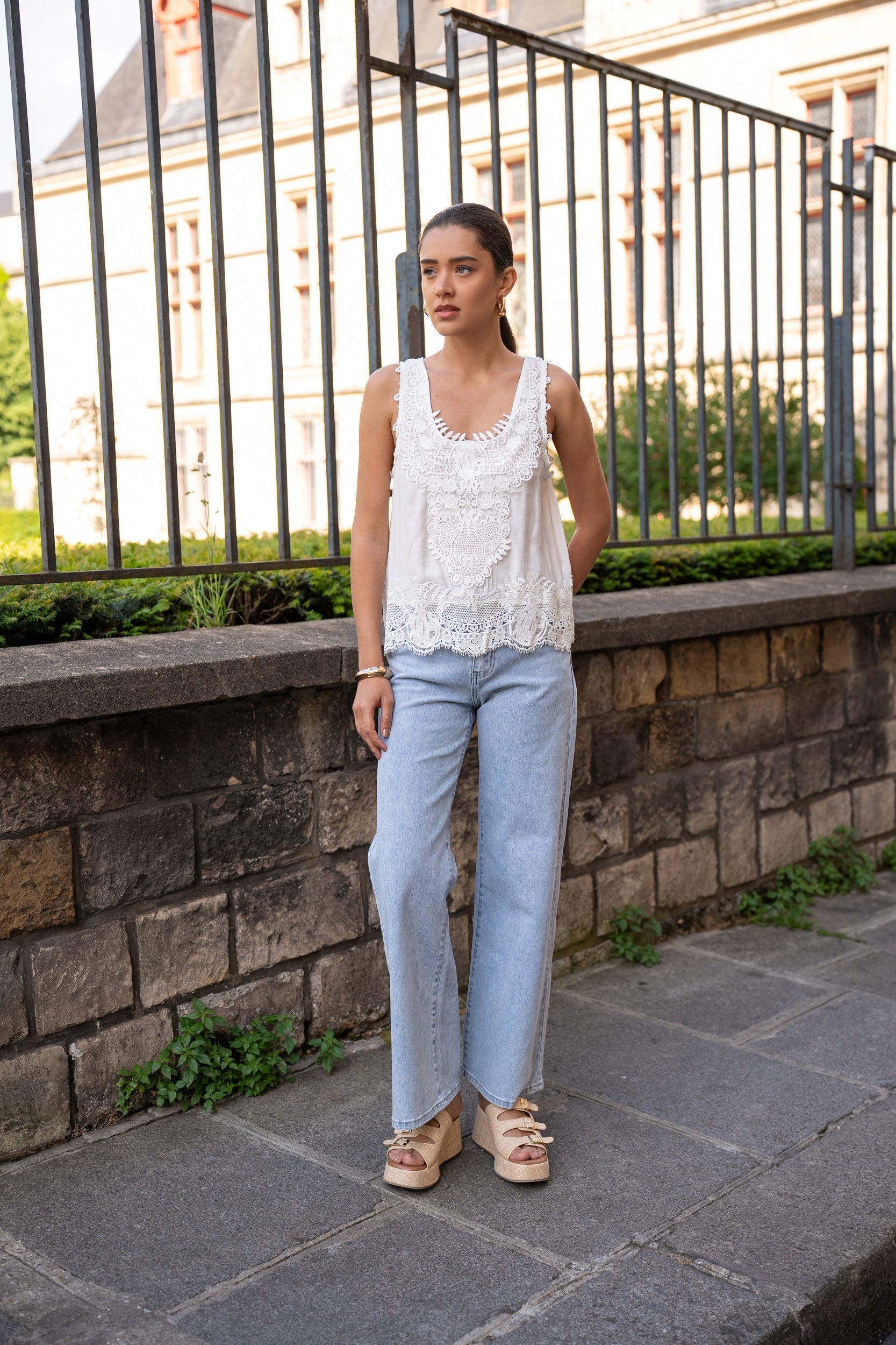 Top Faustine débardeur empiècement en dentelle