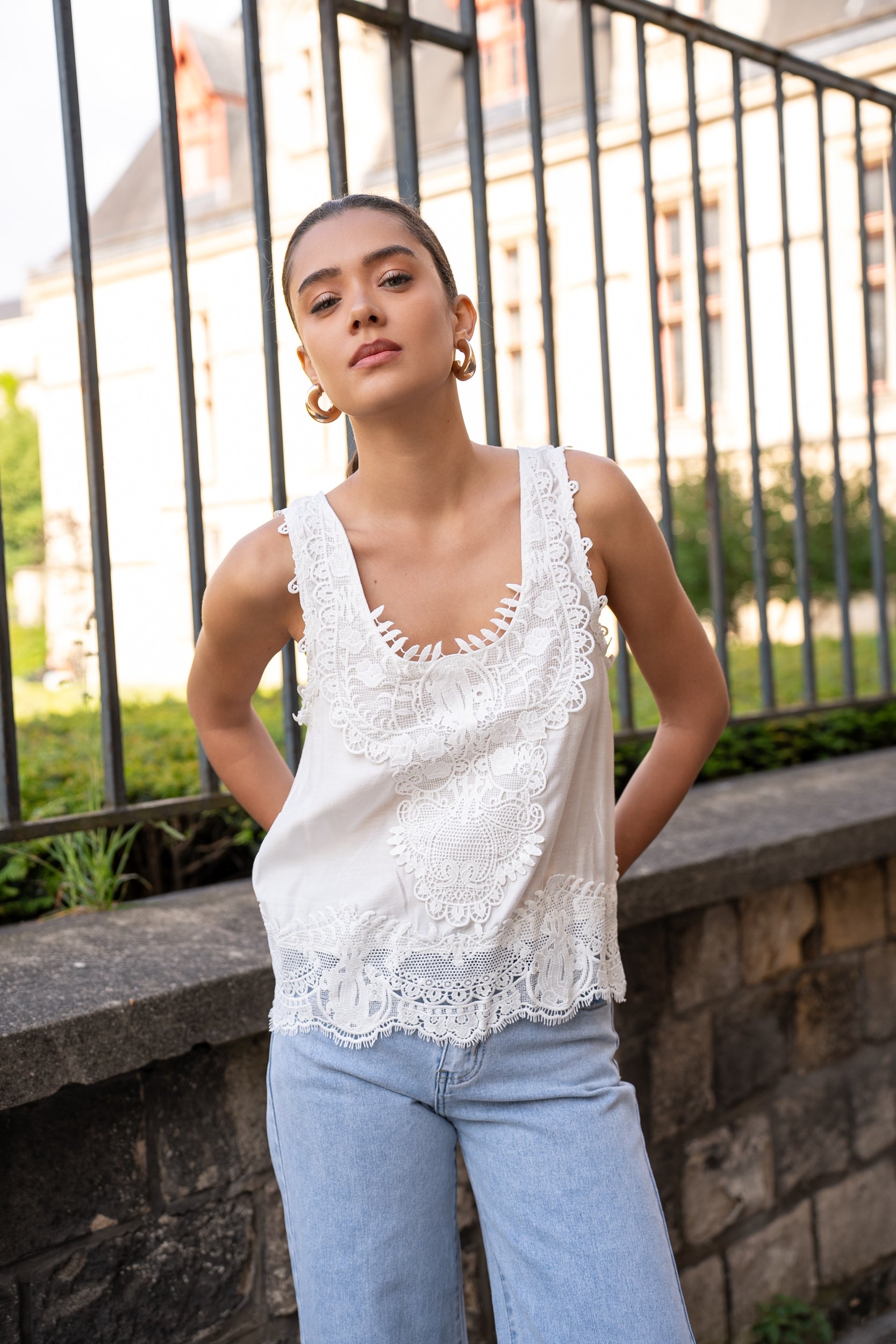 Top Faustine débardeur empiècement en dentelle
