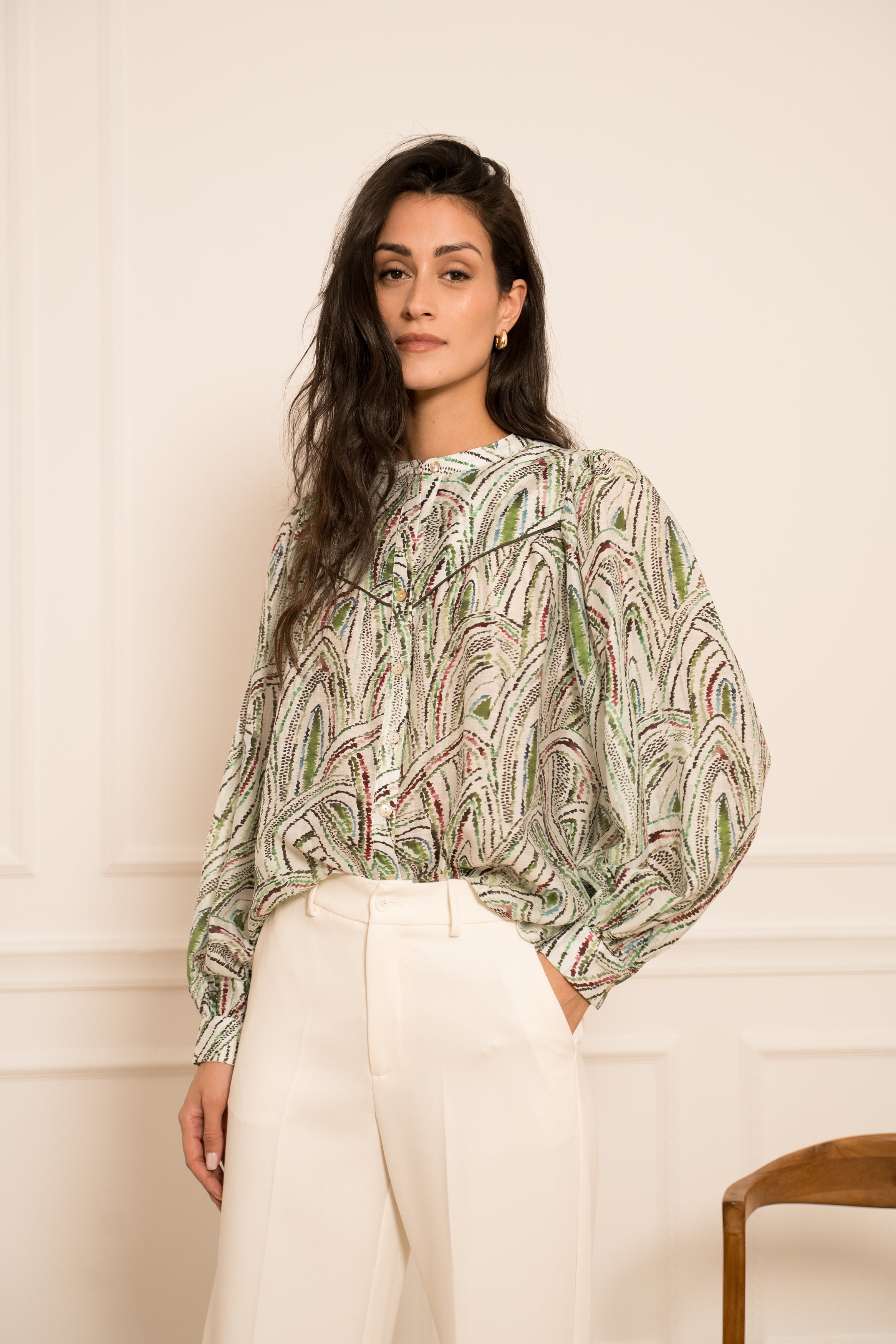 Bi-material velvet blouse & lace sleeves