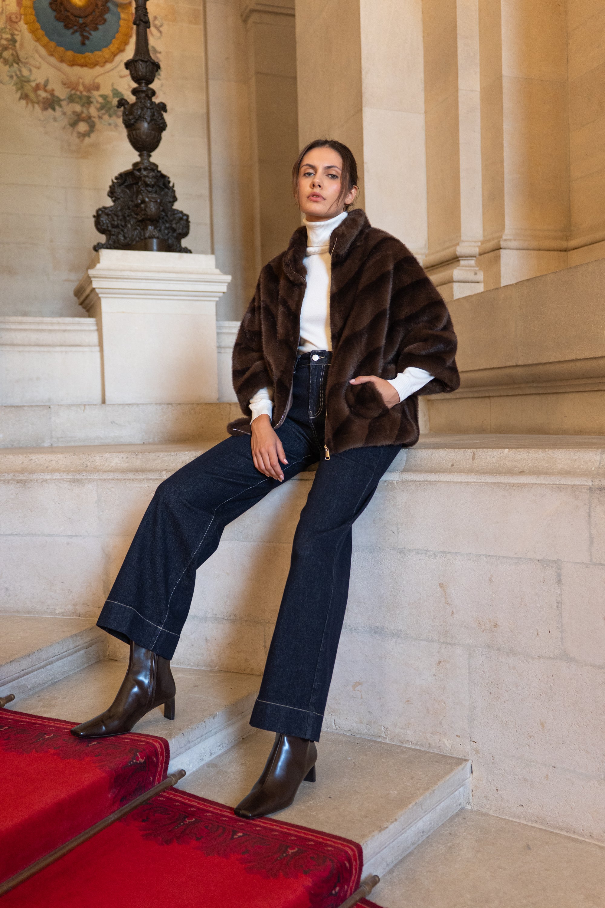 Veste Copenhague cape en fausse fourrure