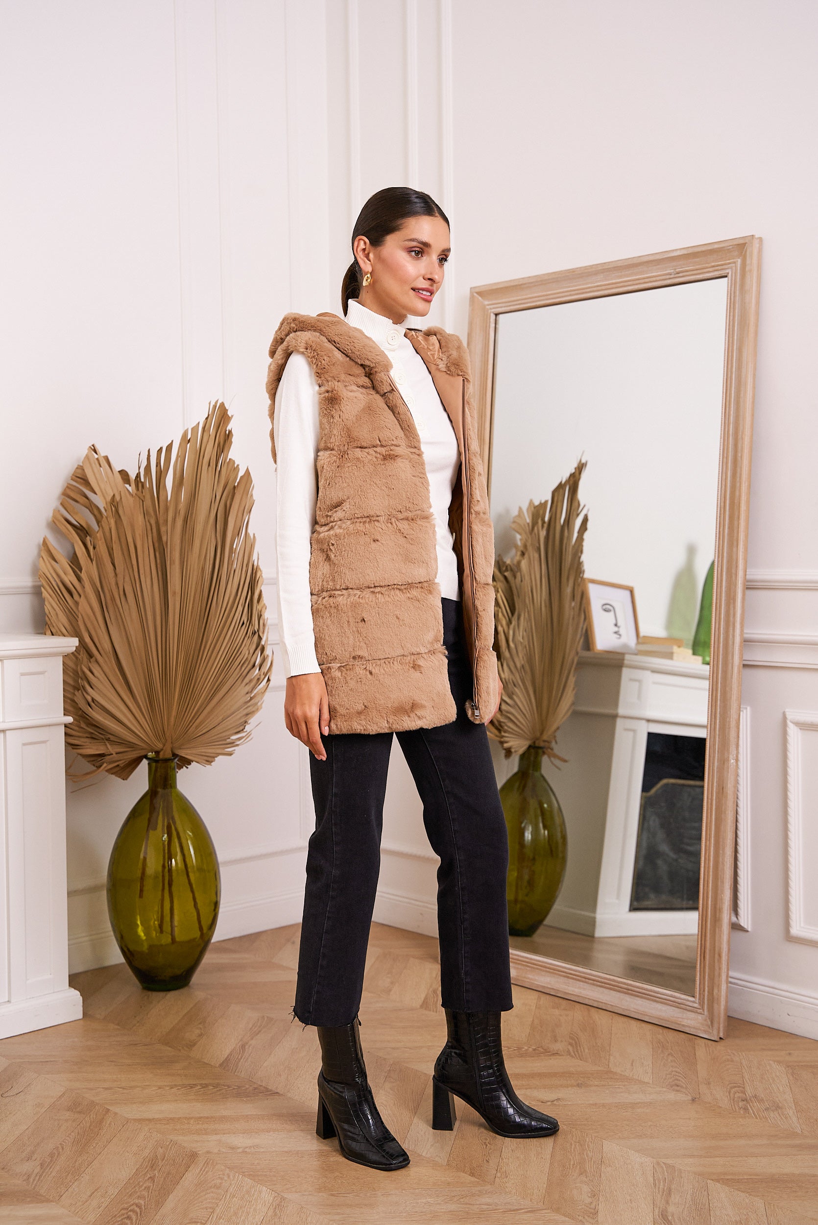 Hooded sleeveless faux fur jacket