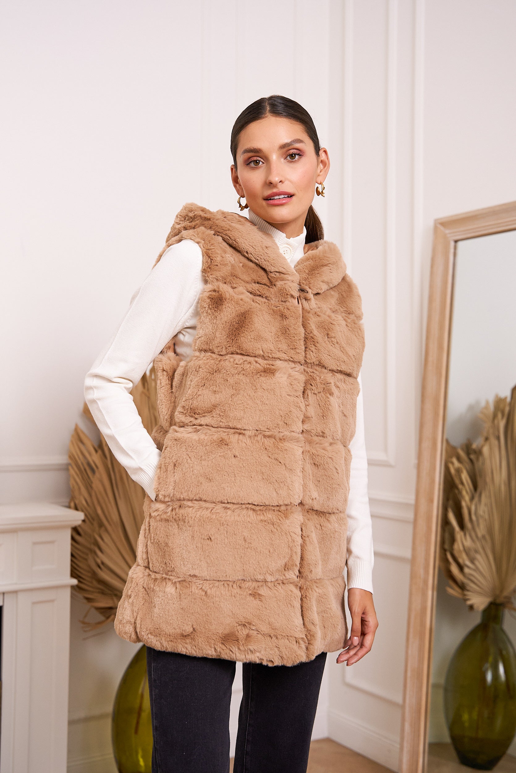 Hooded sleeveless faux fur jacket