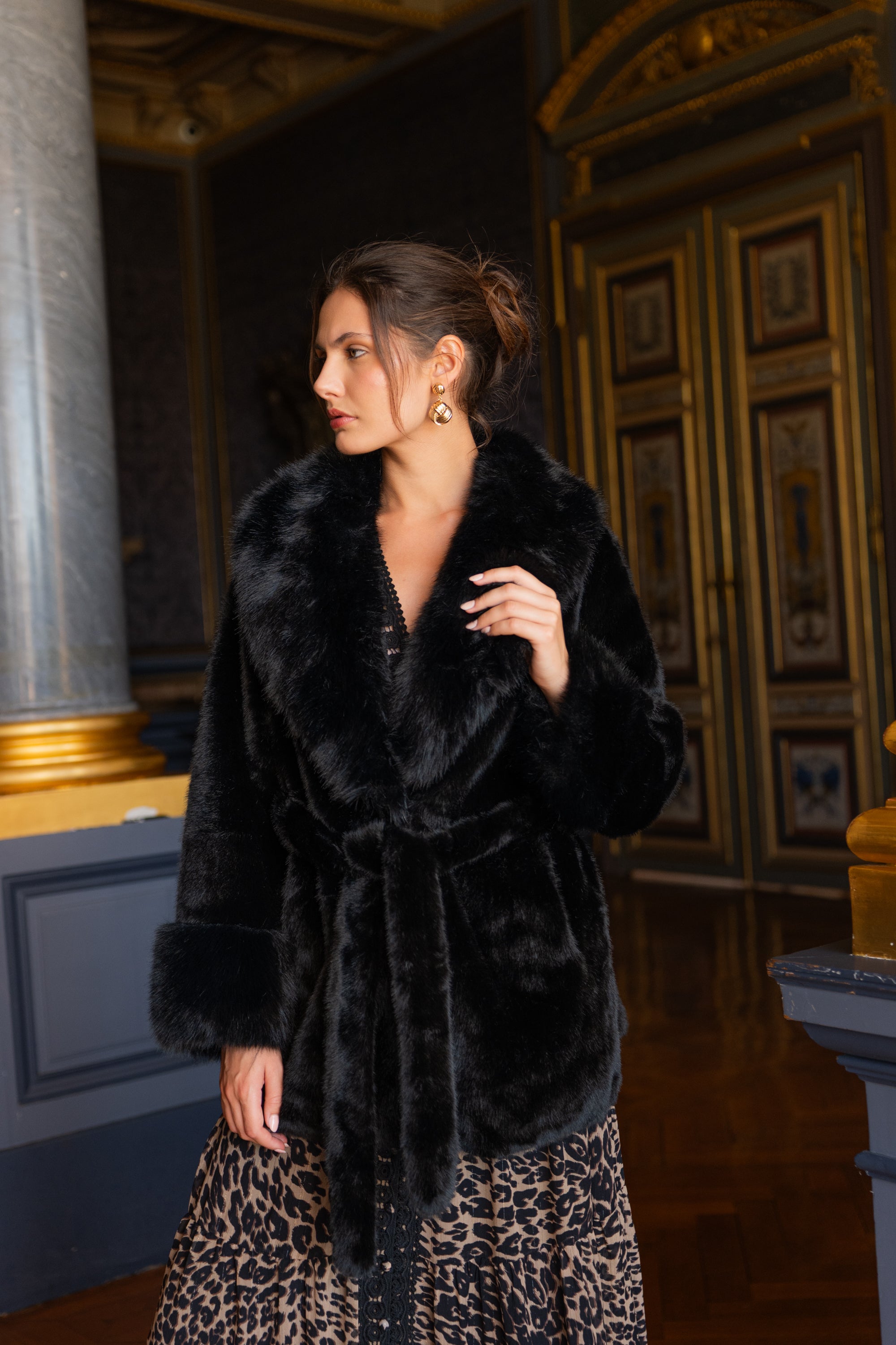 Manteau Belinda en fausse fourrure grand col