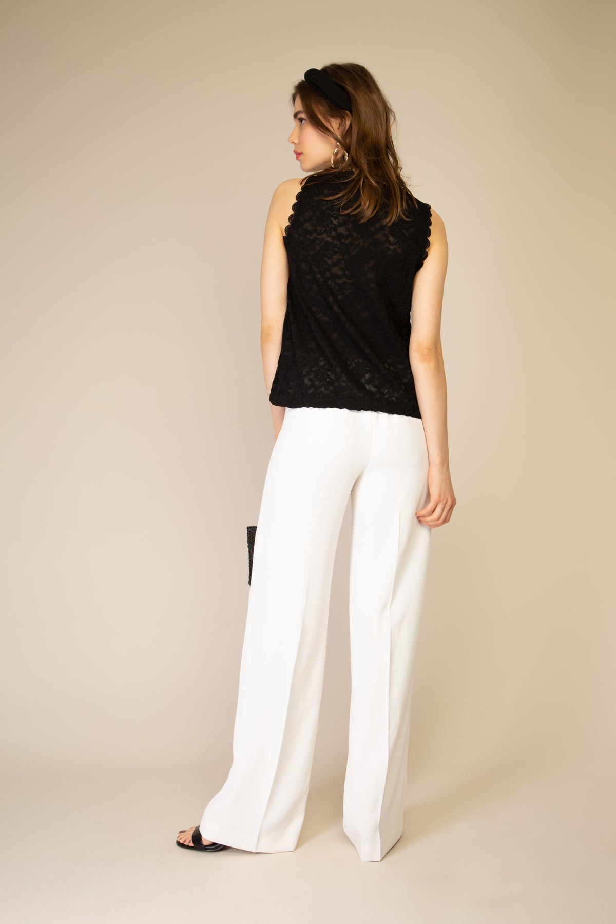 Anaïs sleeveless lace top