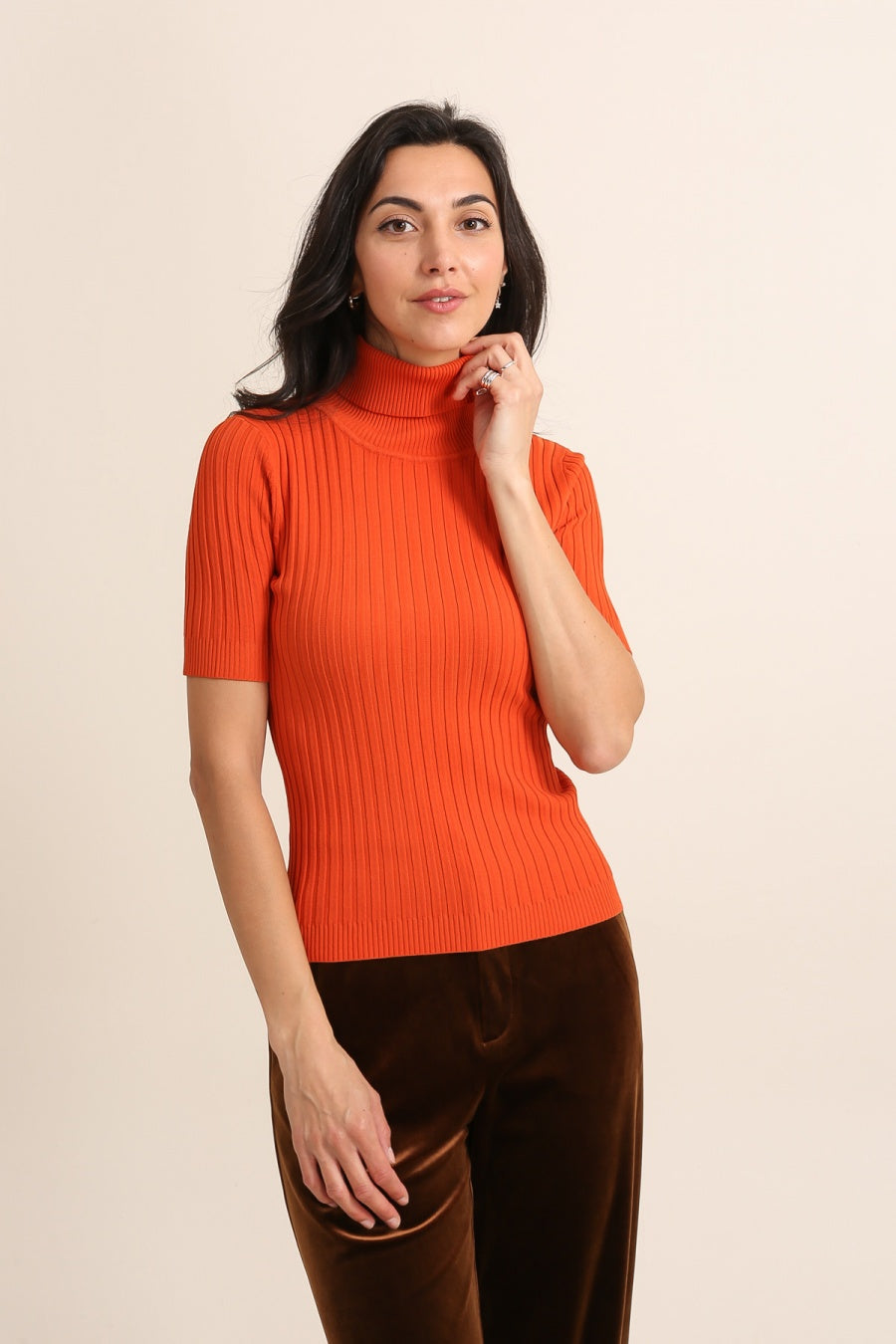 Top col roulé en maille côtelée