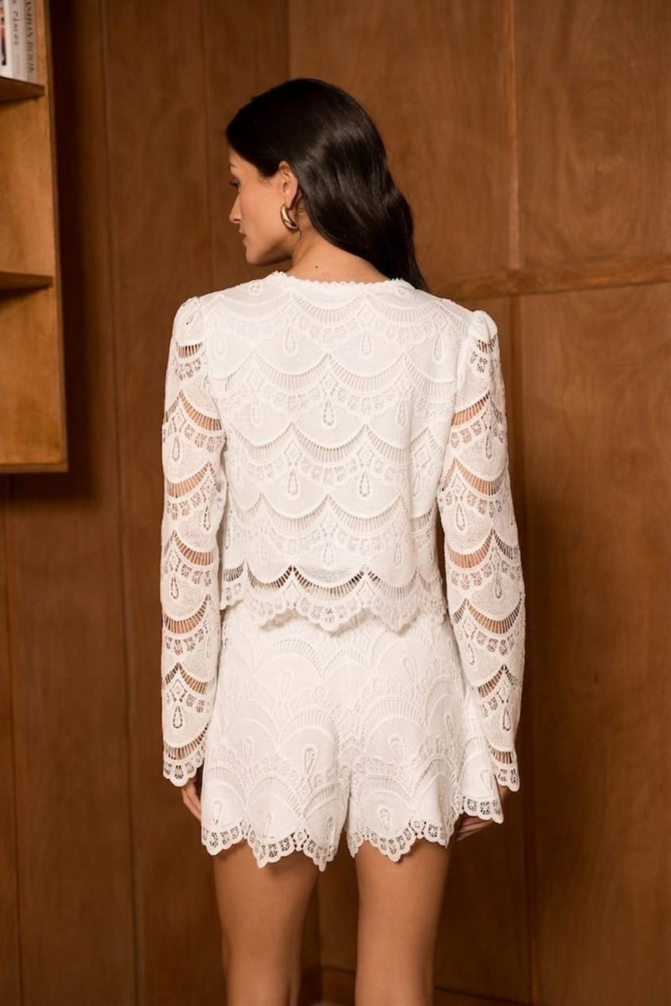 Short dentelle guipure