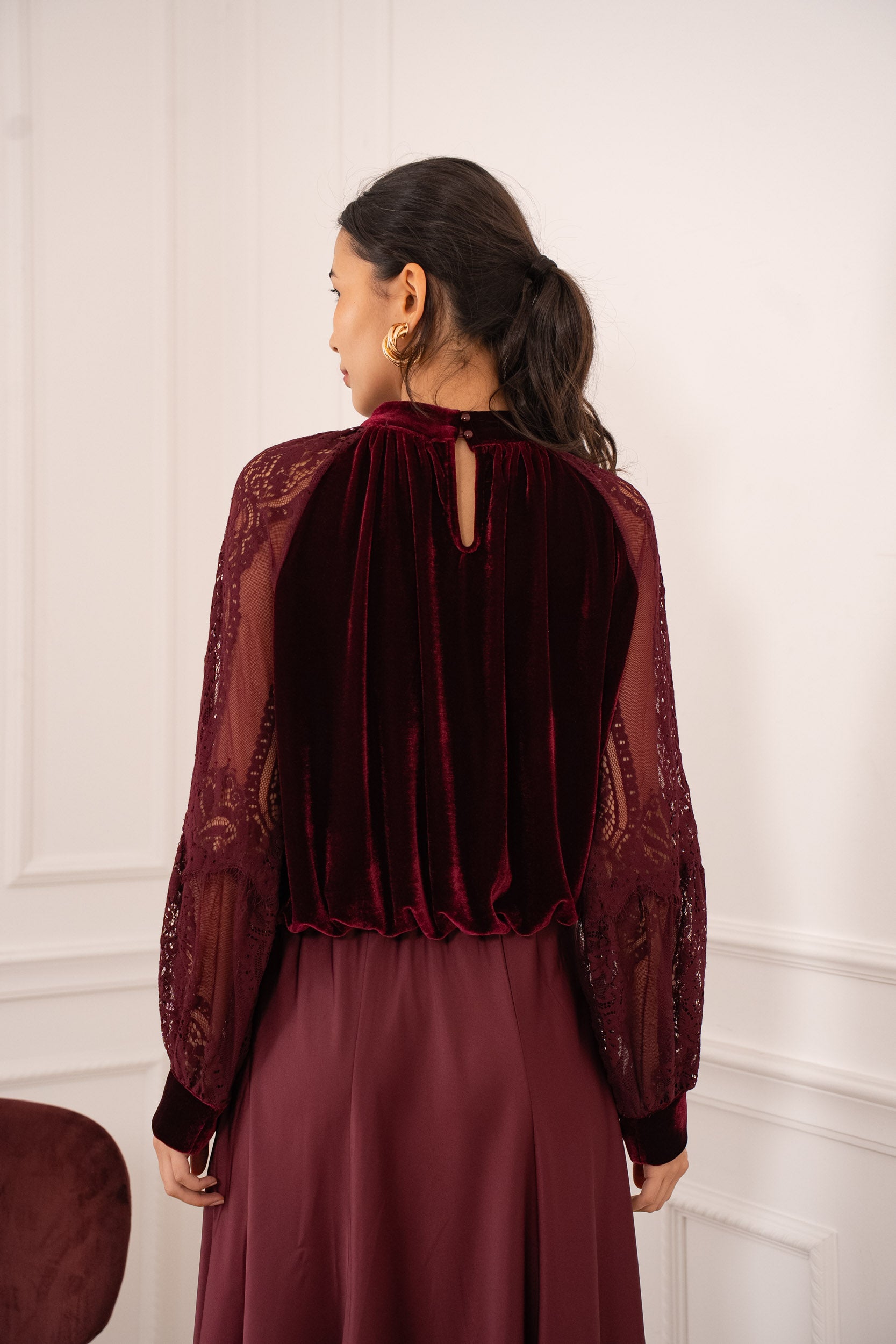 Blouse bimatière velours & manches dentelle