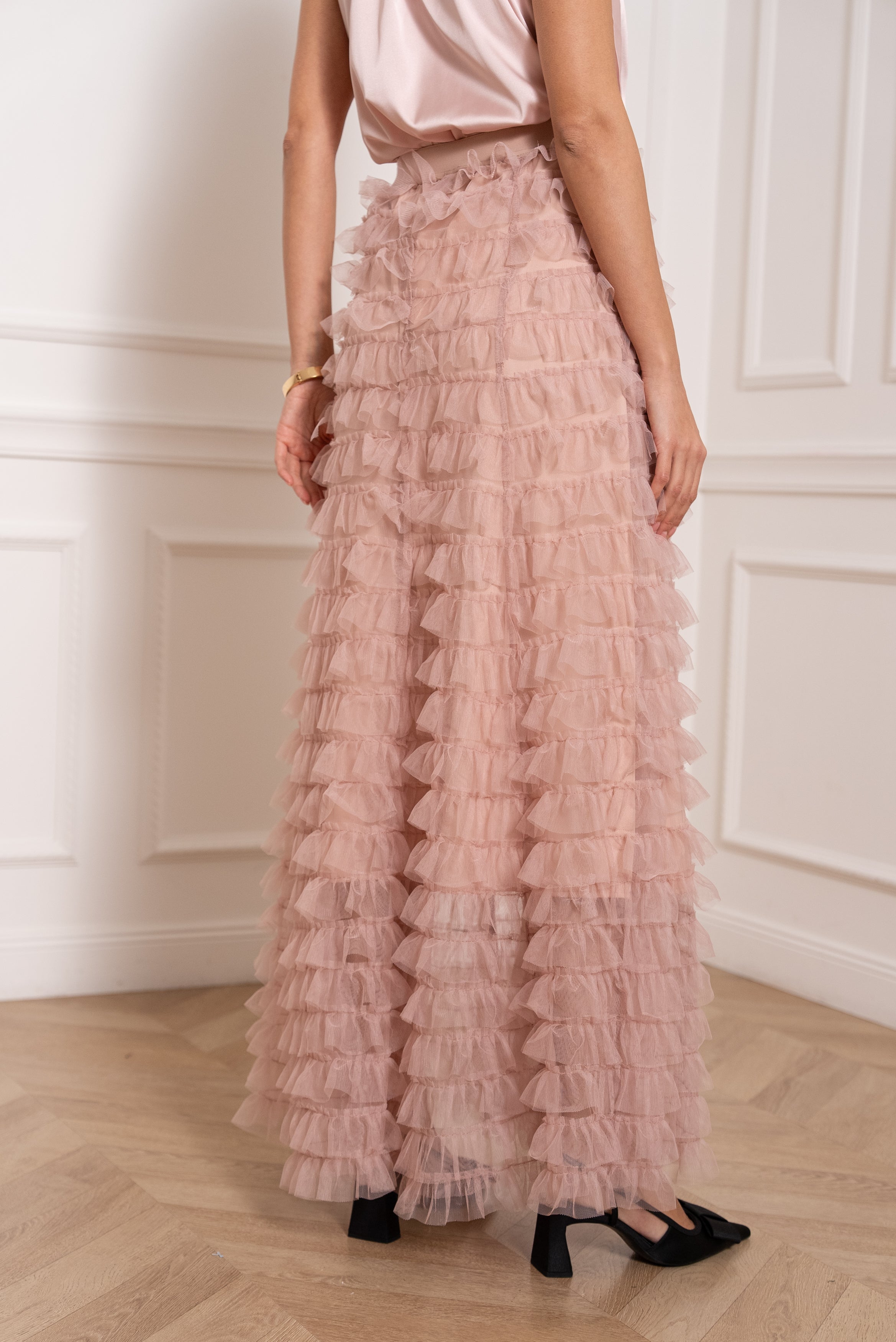 Long tulle skirt with gathers and ruffles