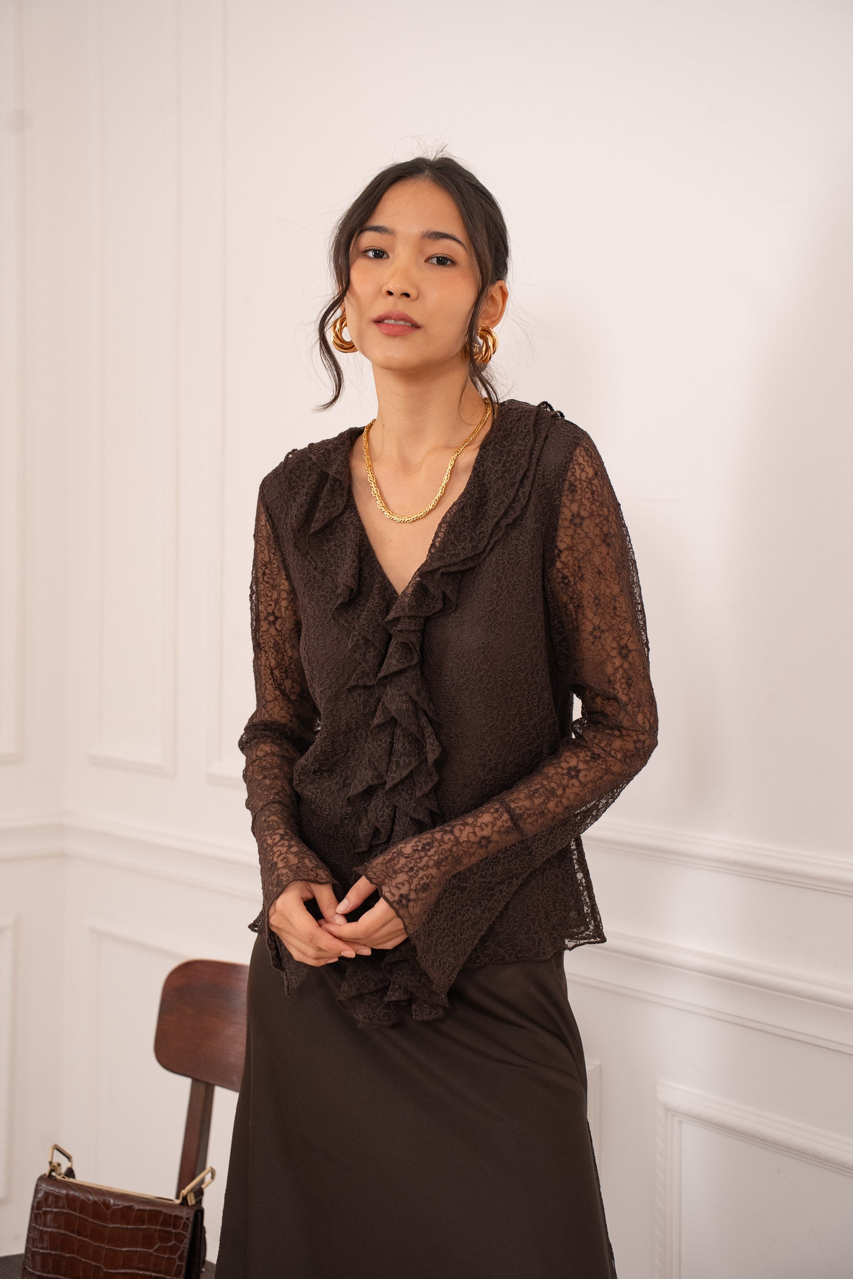 Blouse en dentelle col V à volants