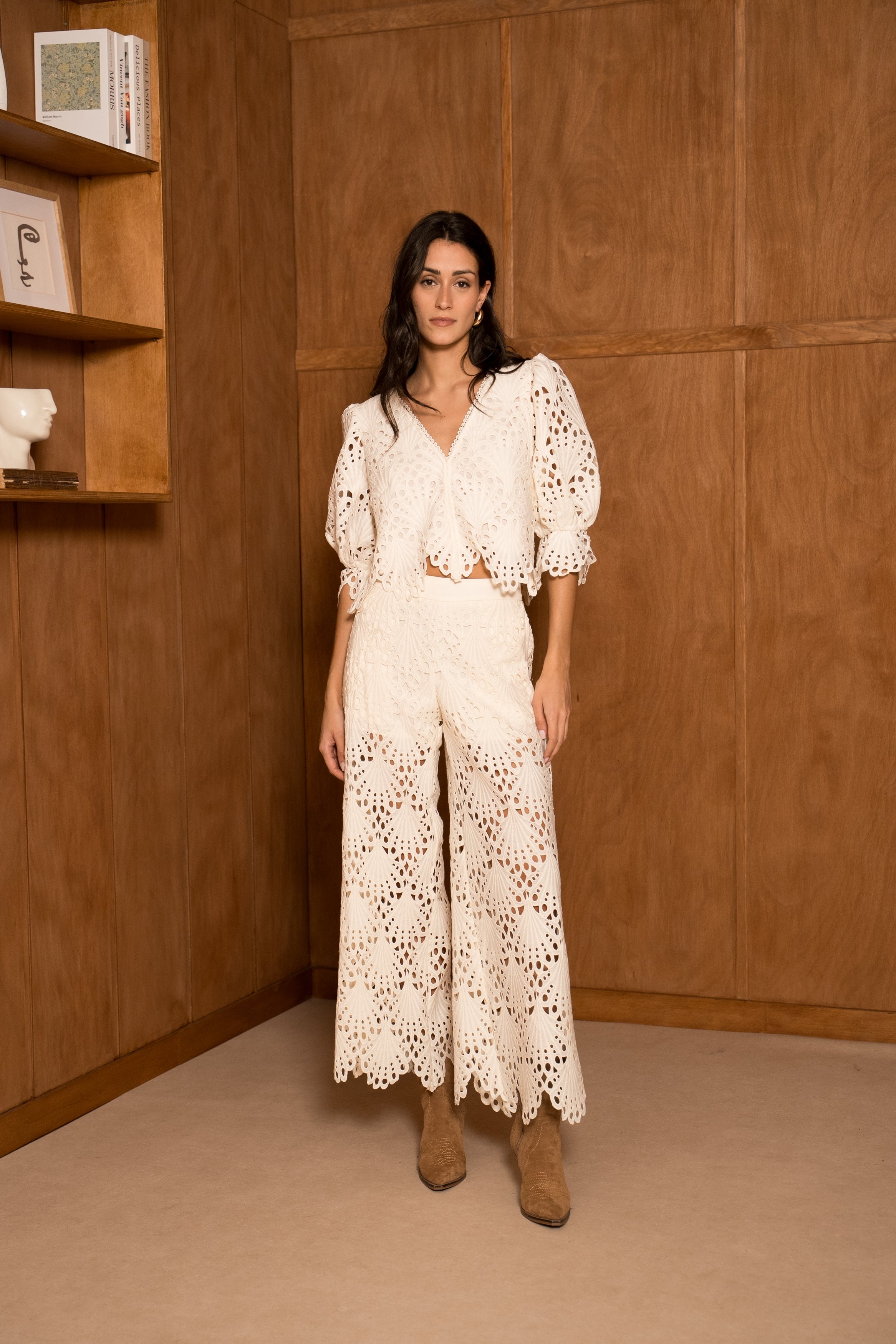 Blouse courte en dentelle guipure Selena