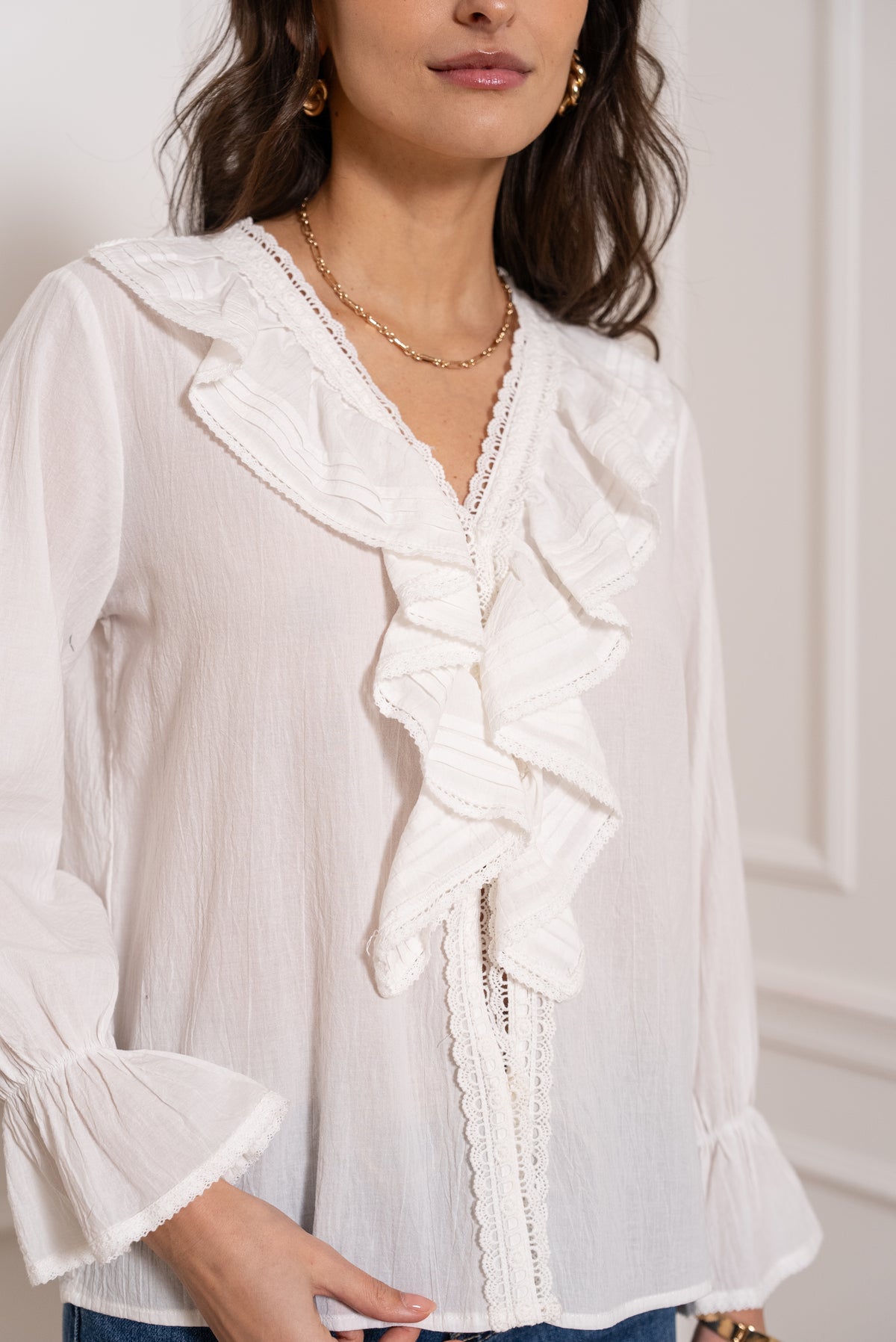 Bi-material velvet blouse &amp; lace sleeves 