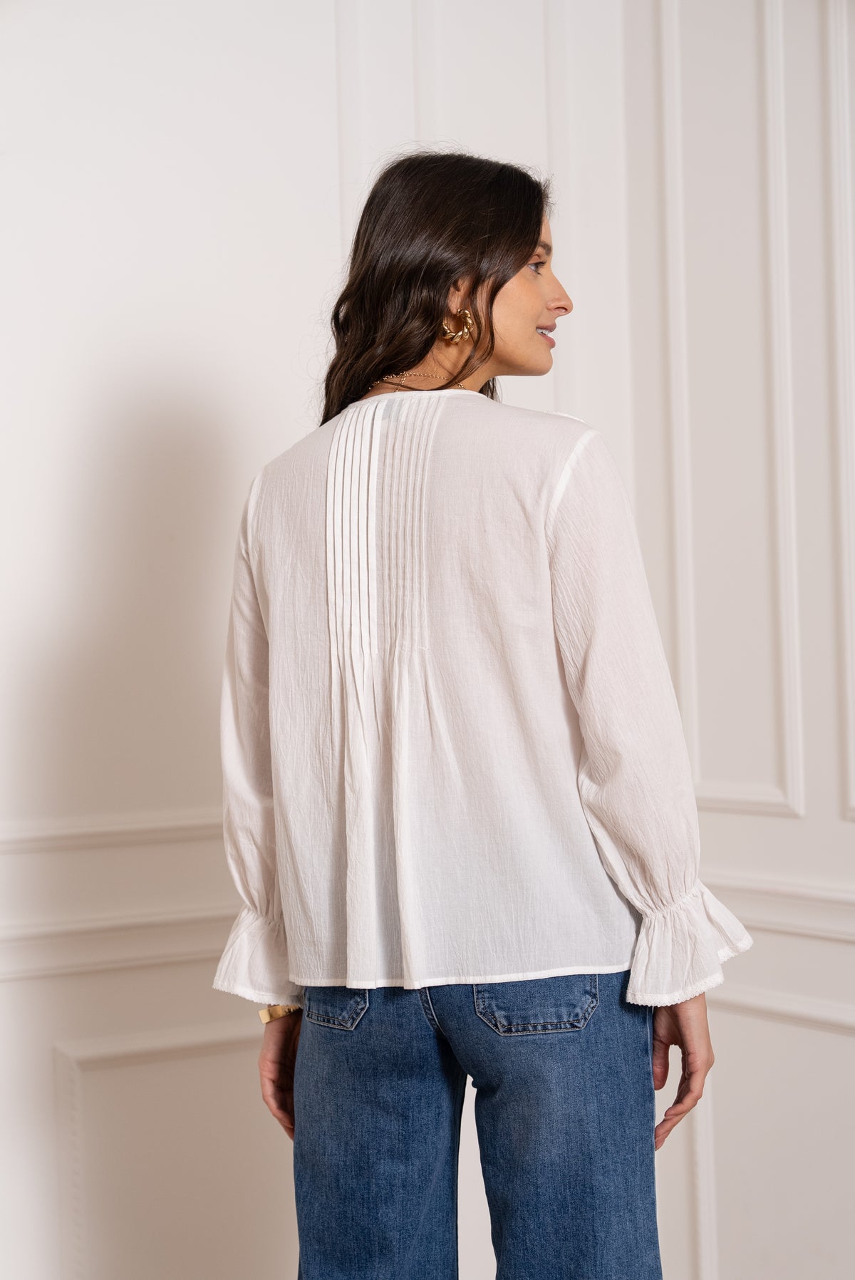 Bi-material velvet blouse &amp; lace sleeves 