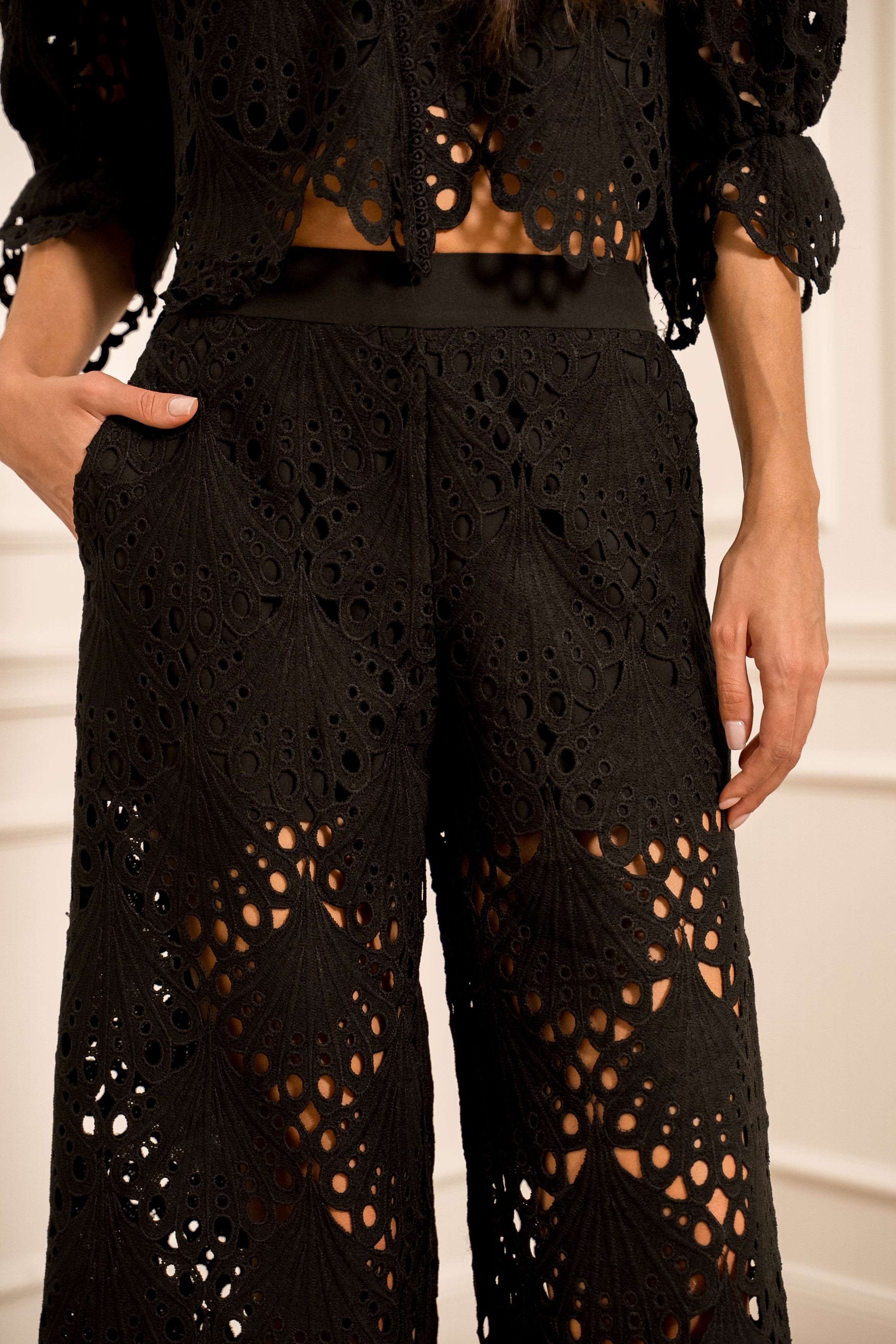 Pantalon Selena en dentelle guipure