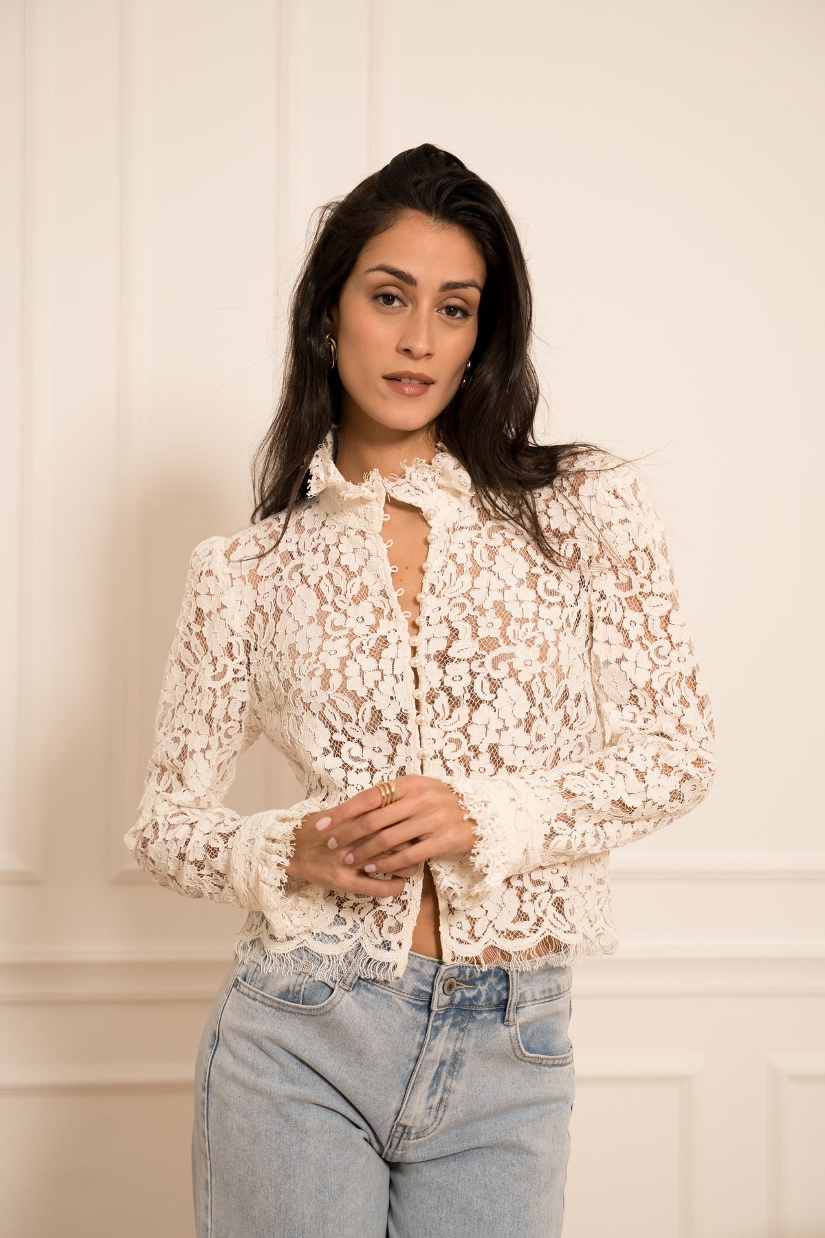 Blouse dentelle boutons bijoux Perla