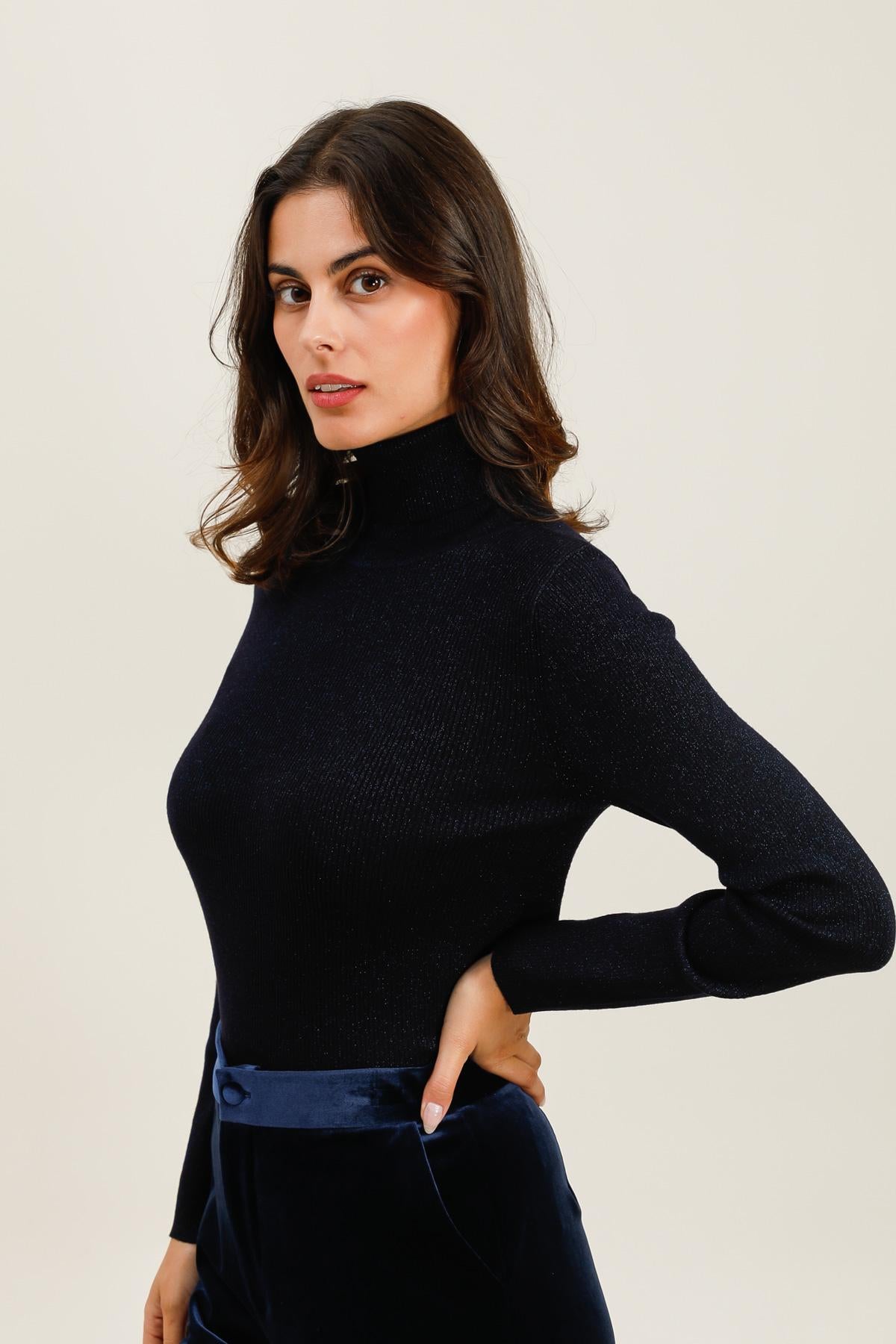 Pull col roulé côtelé en laine et lurex