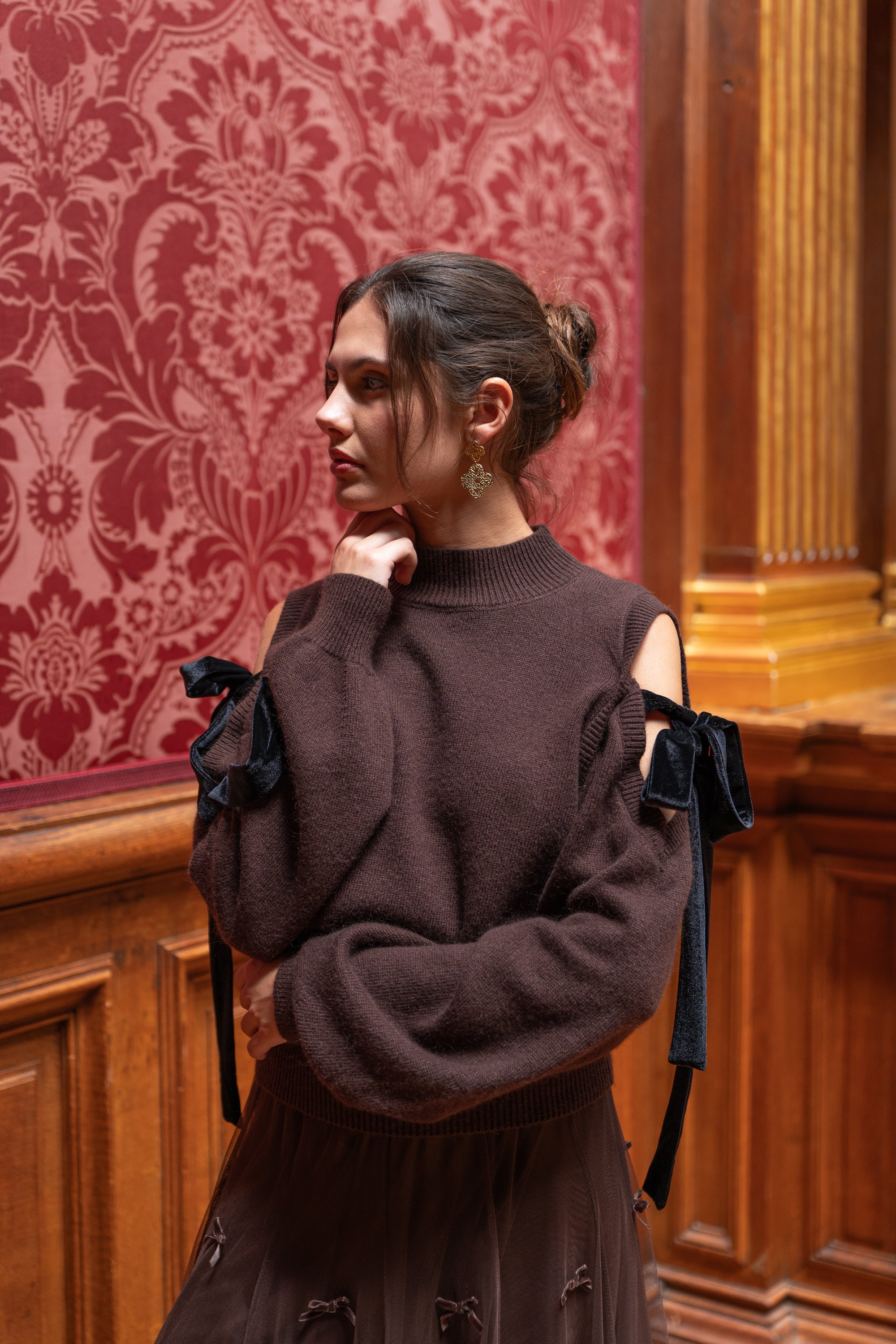 Pull Charlotte épaules dénudées noeuds amovibles