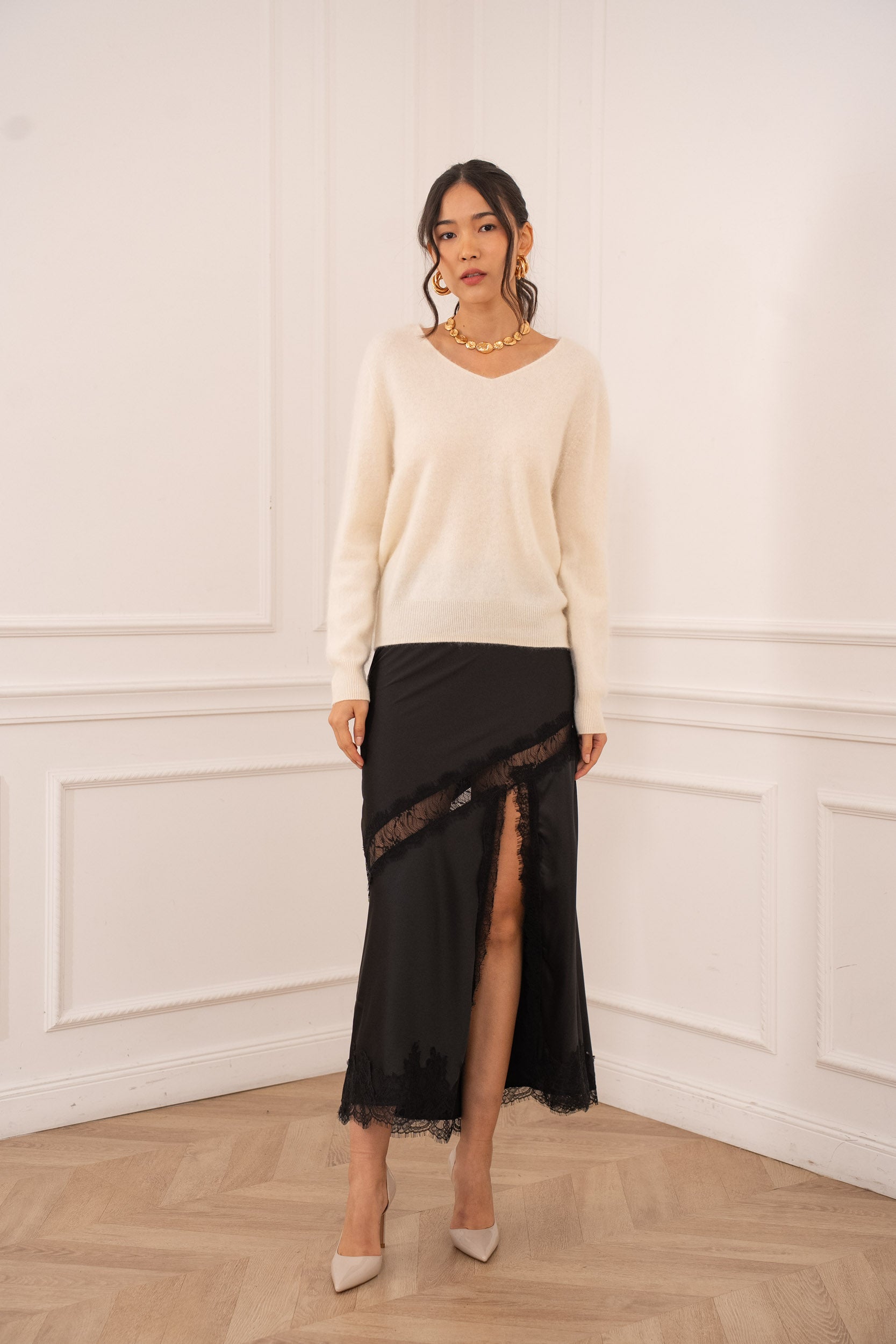 Jupe satinée asymétrique dentelle