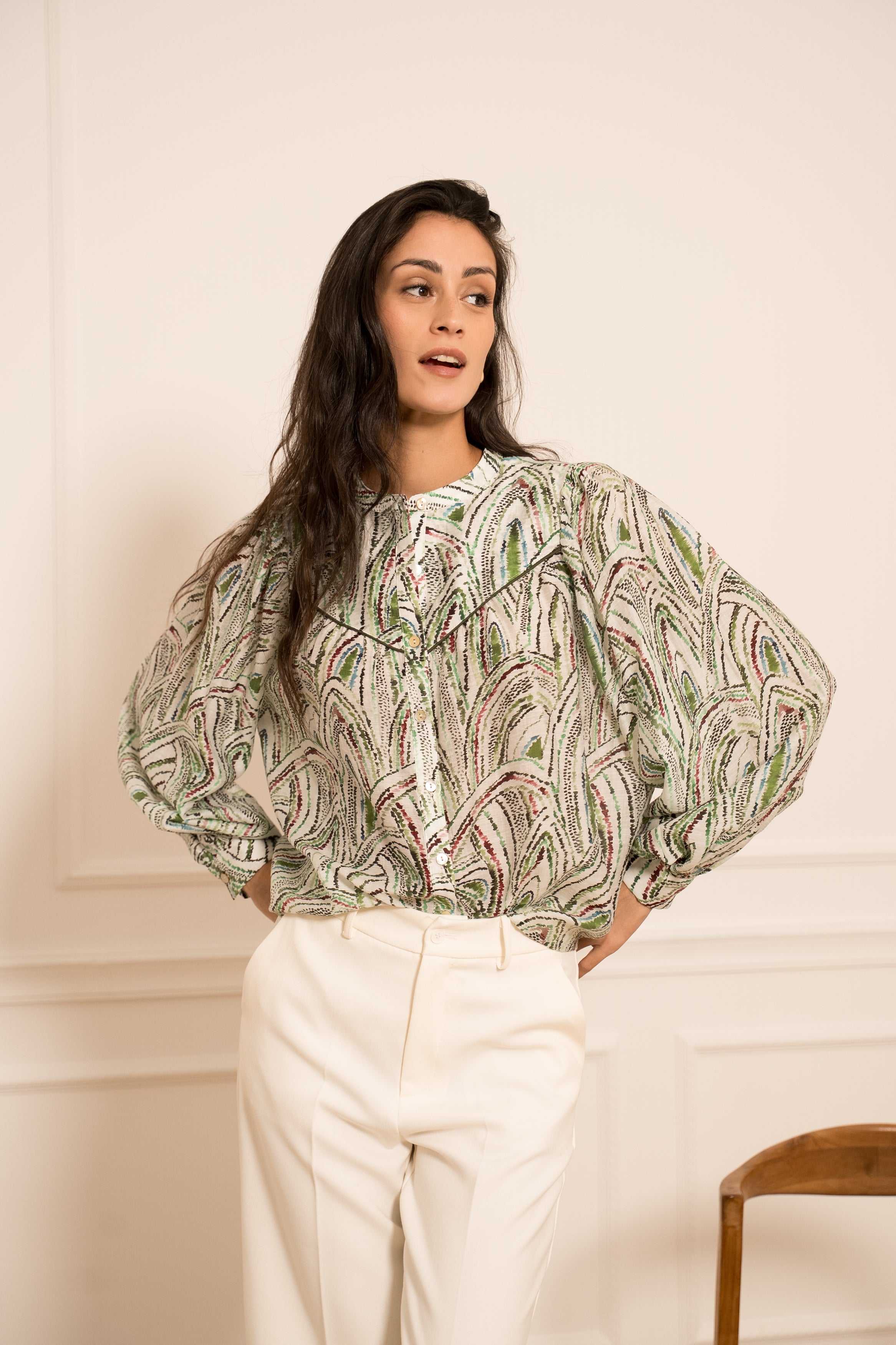 Bi-material velvet blouse &amp; lace sleeves 