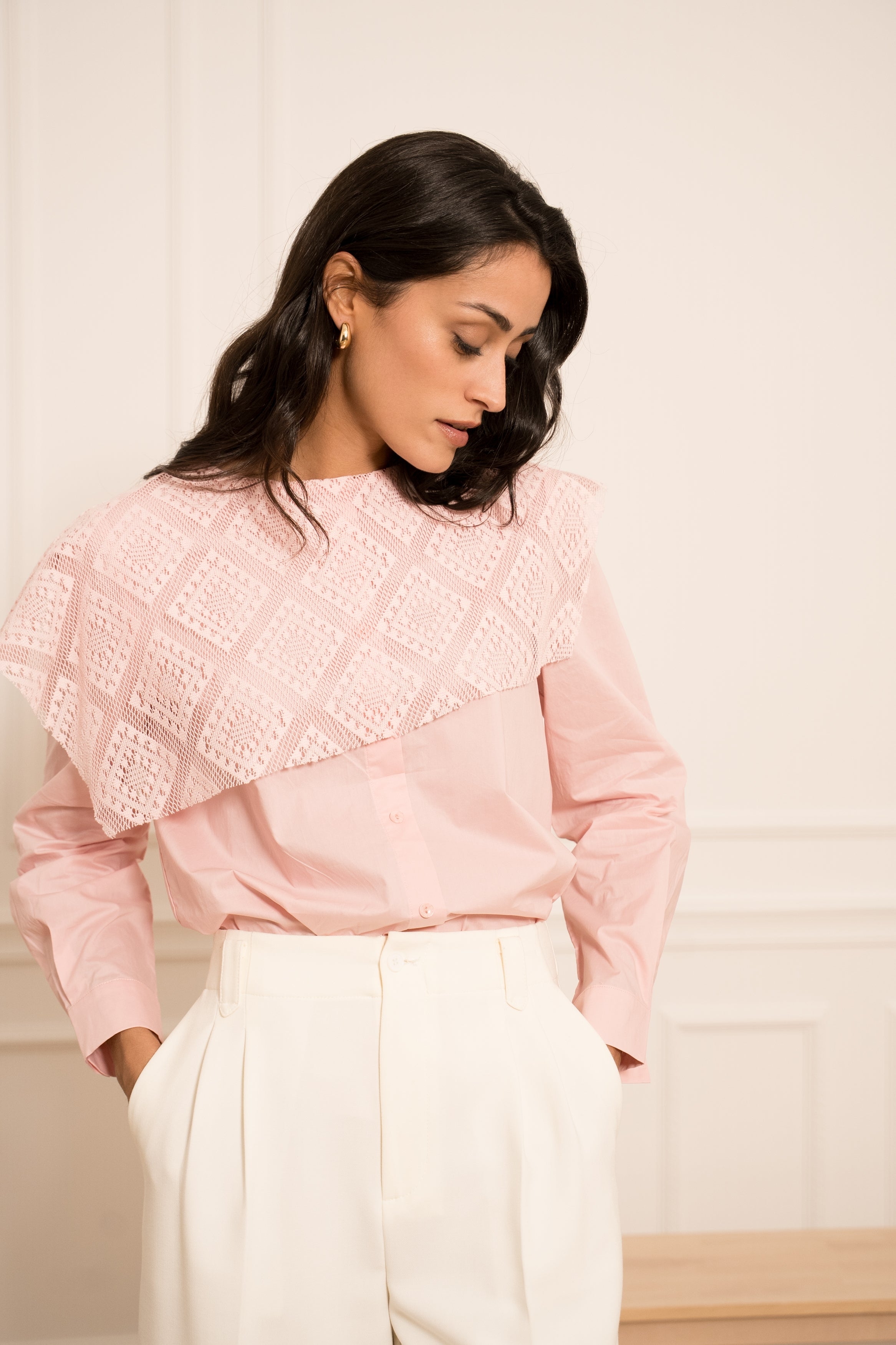 Bi-material velvet blouse &amp; lace sleeves 