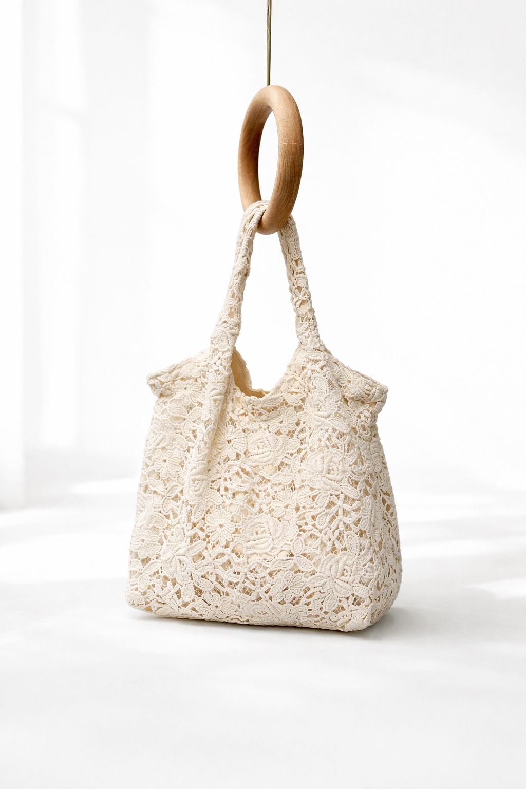 Mini sac en dentelle macramé