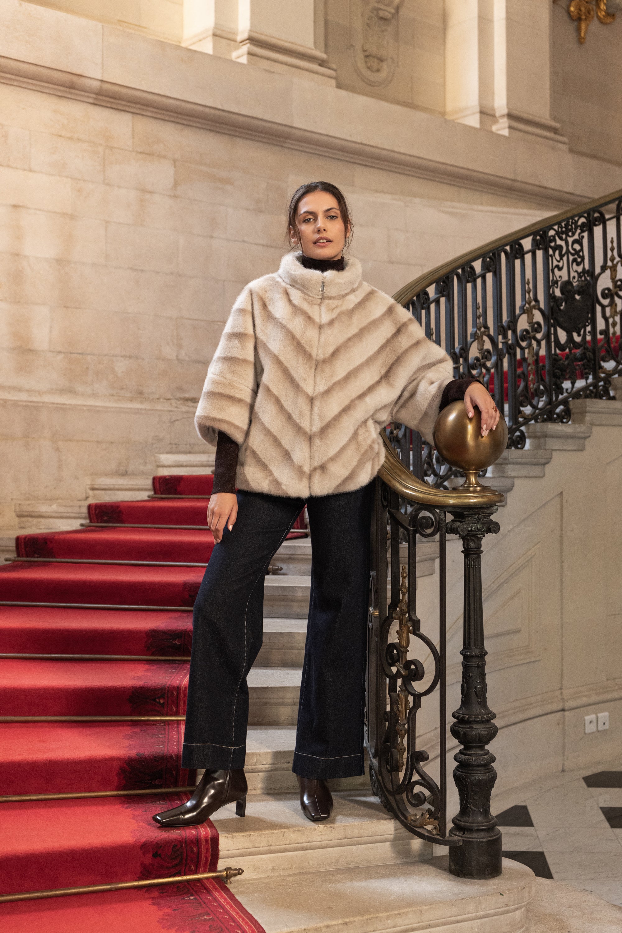 Veste Copenhague cape en fausse fourrure